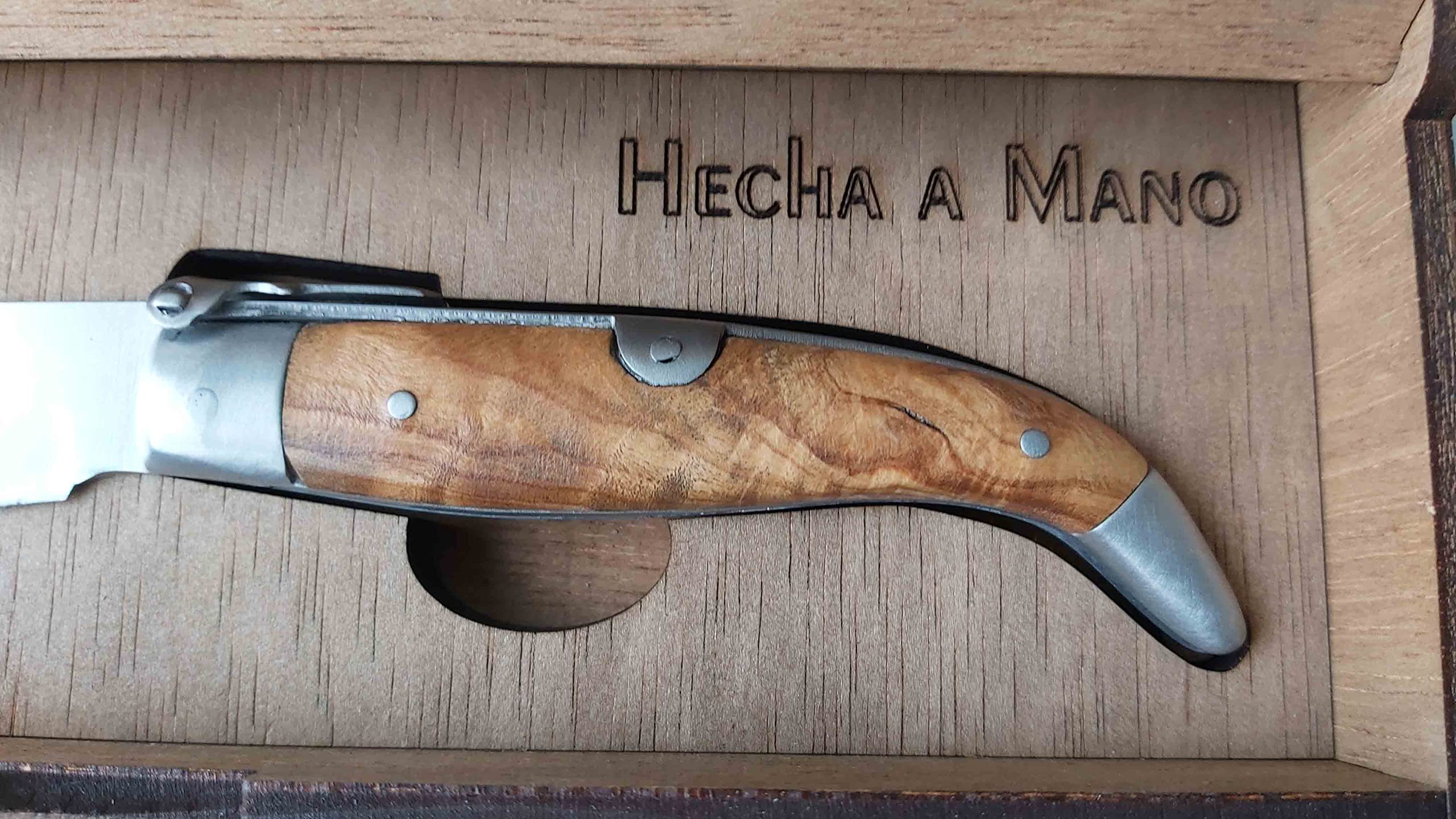 Genérico Roncero Navaja Teja Albacete Olivo 8,5 cm. Albacete Personalizada con tu Nombre.