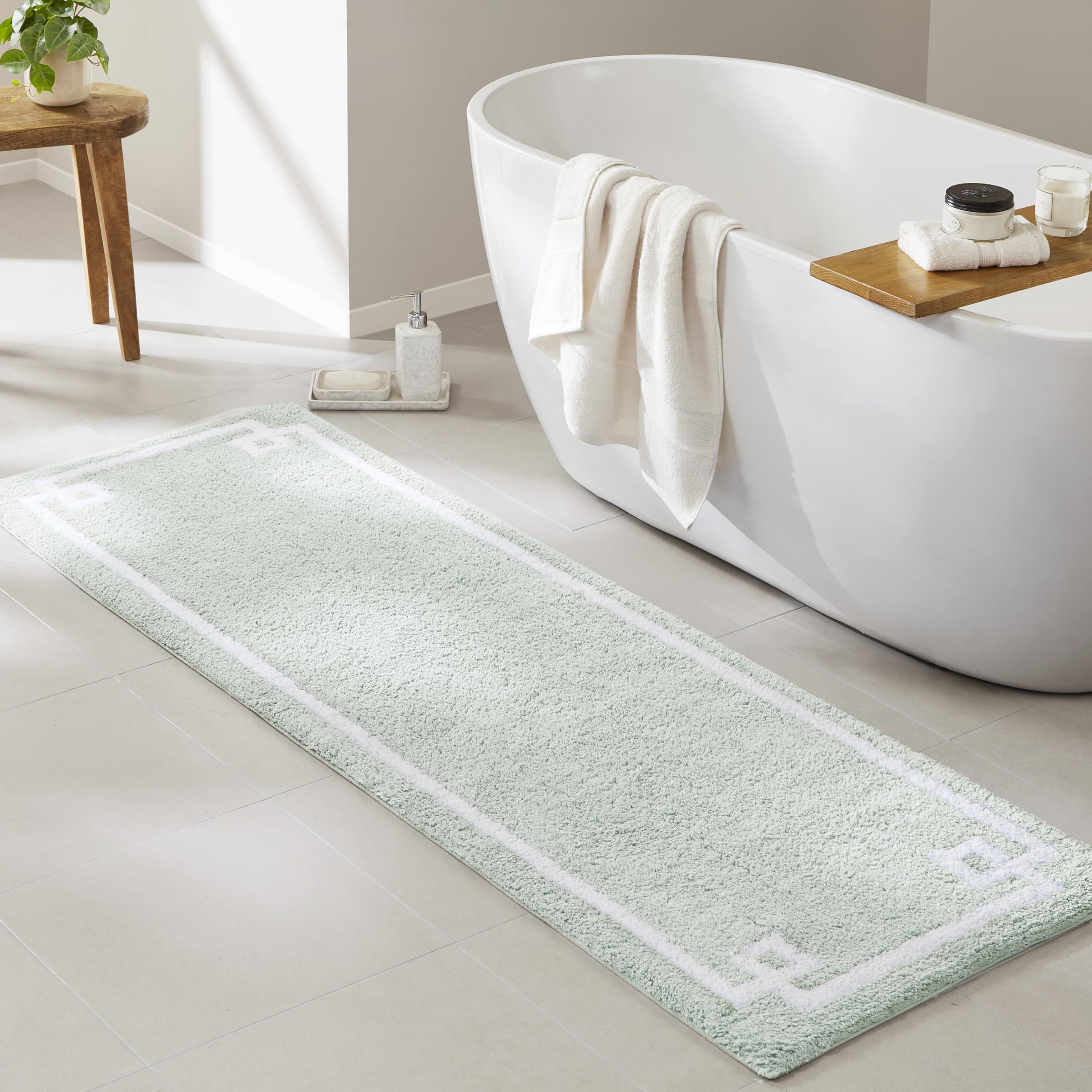 Madison Park Evan Alfombra de baño 100% algodón de Pelo Medio, Ultra Suave, Absorbente de Agua, Secado rápido, Lavable, lujosas alfombras de Color sólido para bañera, Ducha y baño, 24 x 72, Seafoam