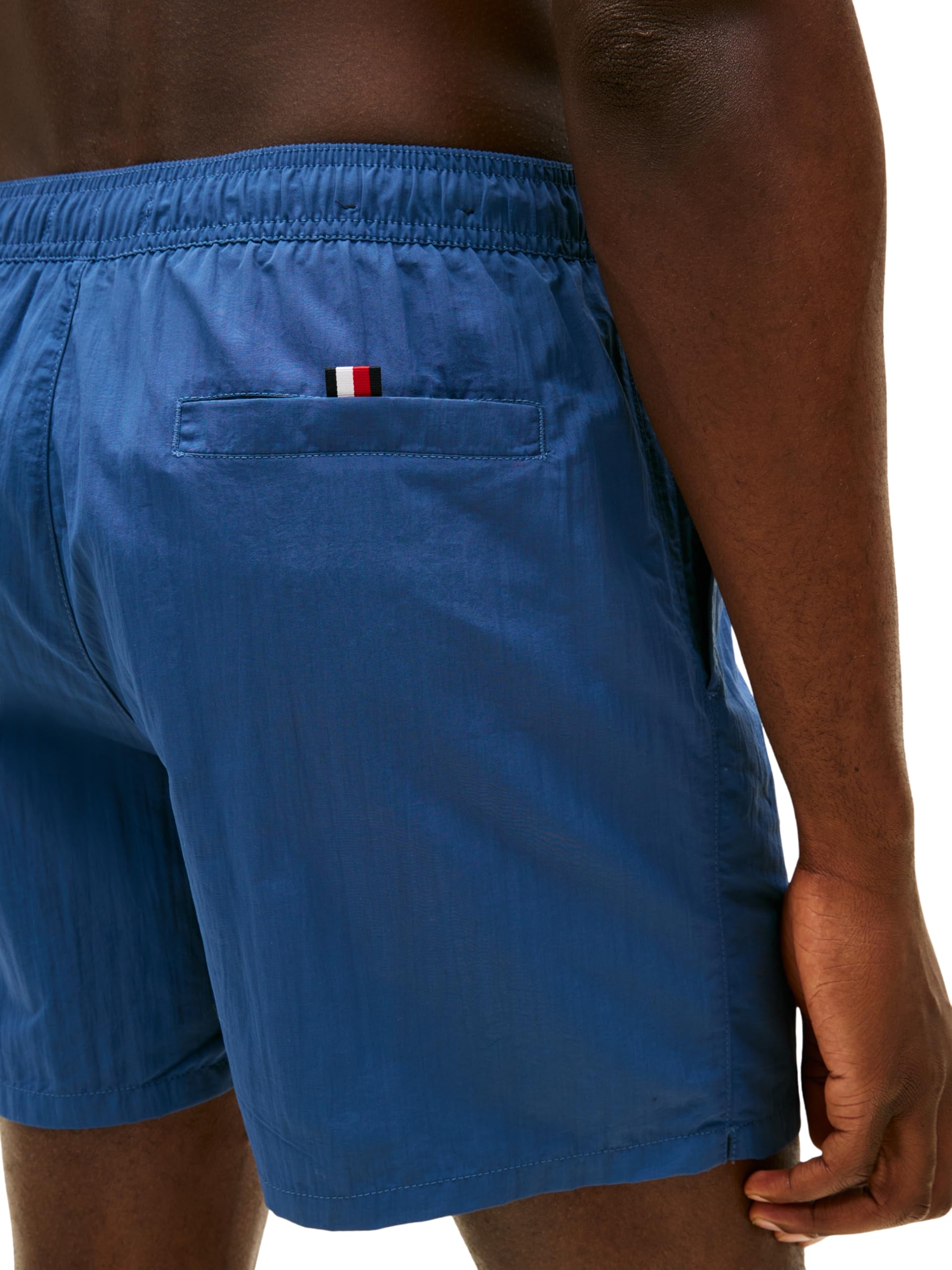 Tommy Hilfiger Męskie średnie kieszenie zapinane na zamek ze sznurkiem UM0UM03748 kąpielówki, niebieski (Morze Egejskie), S