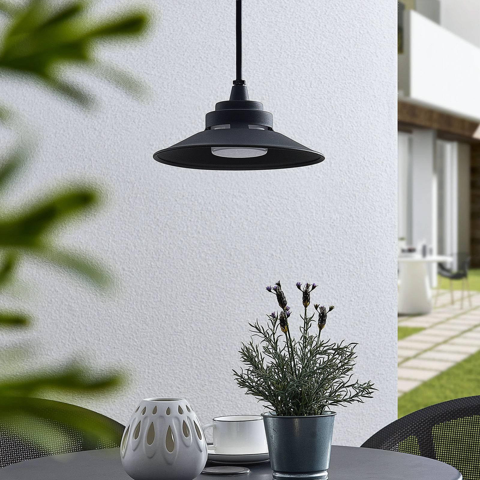 Lindby LED Lámpara para exterior Cassia (Moderno) en Negro hecho de Aluminio (1 llama, lámpara colgante