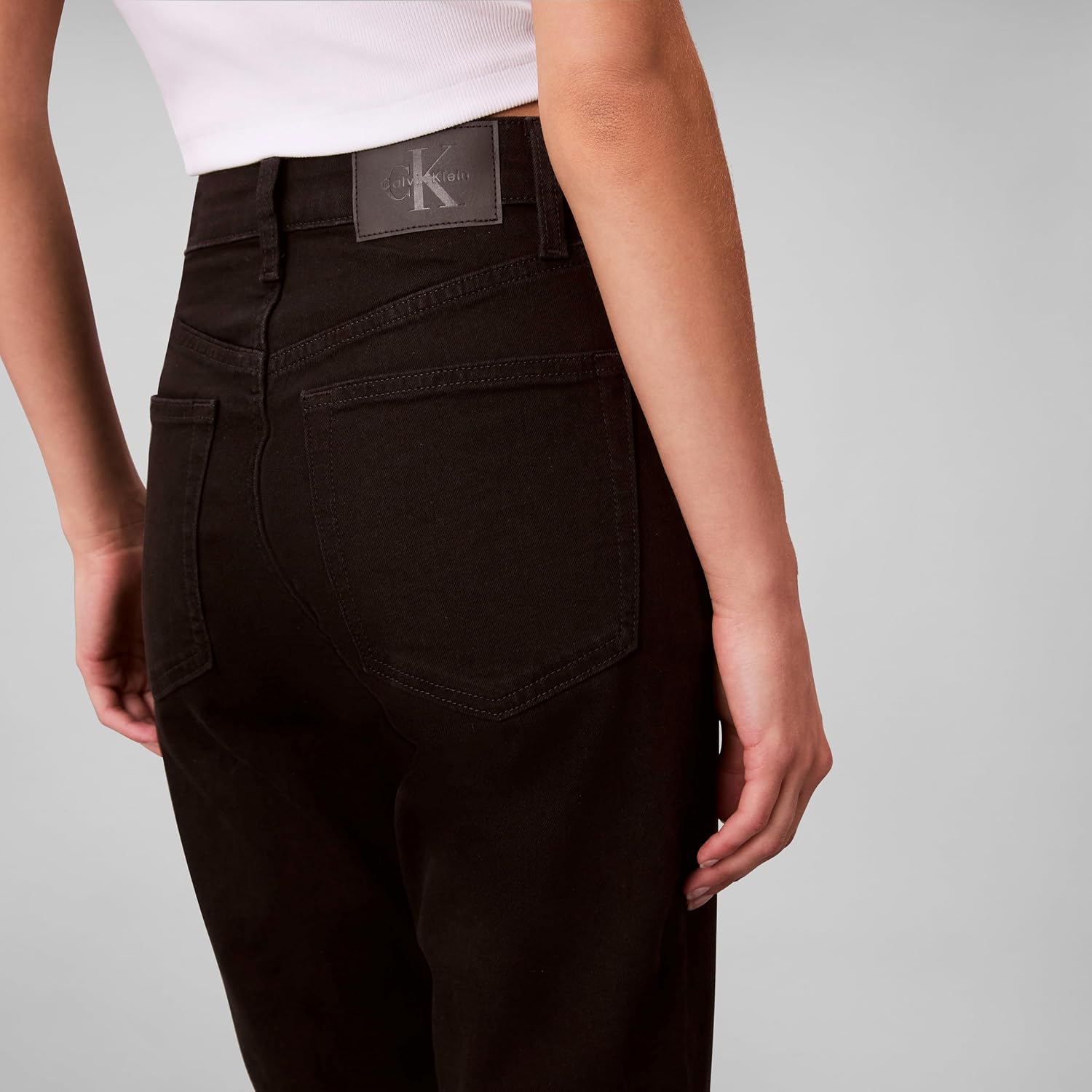 Calvin Klein Women's High Rise Straight Fit Jeans