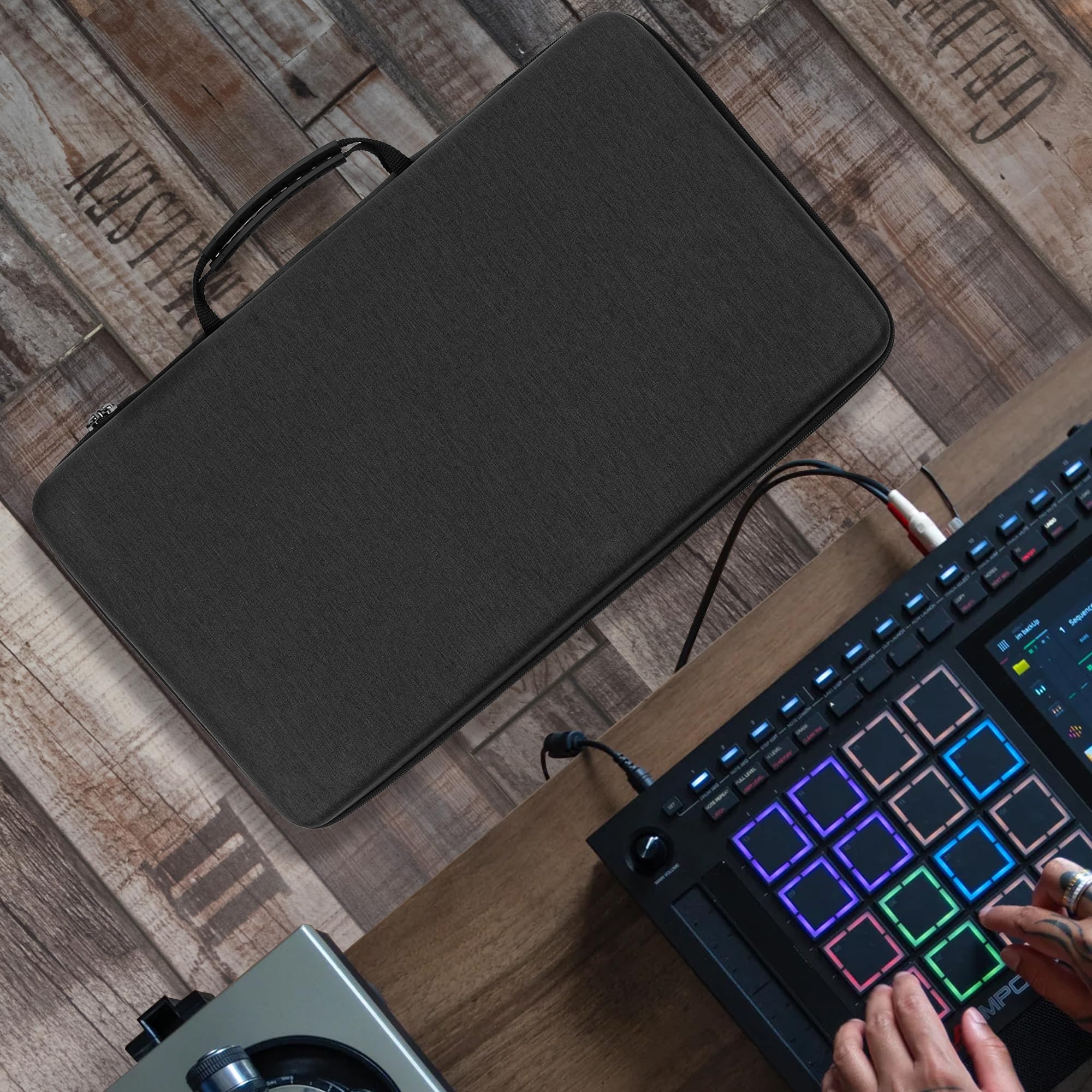 GEEKRIA Custodia rigida in EVA Akai MPC Live III, grigio scuro