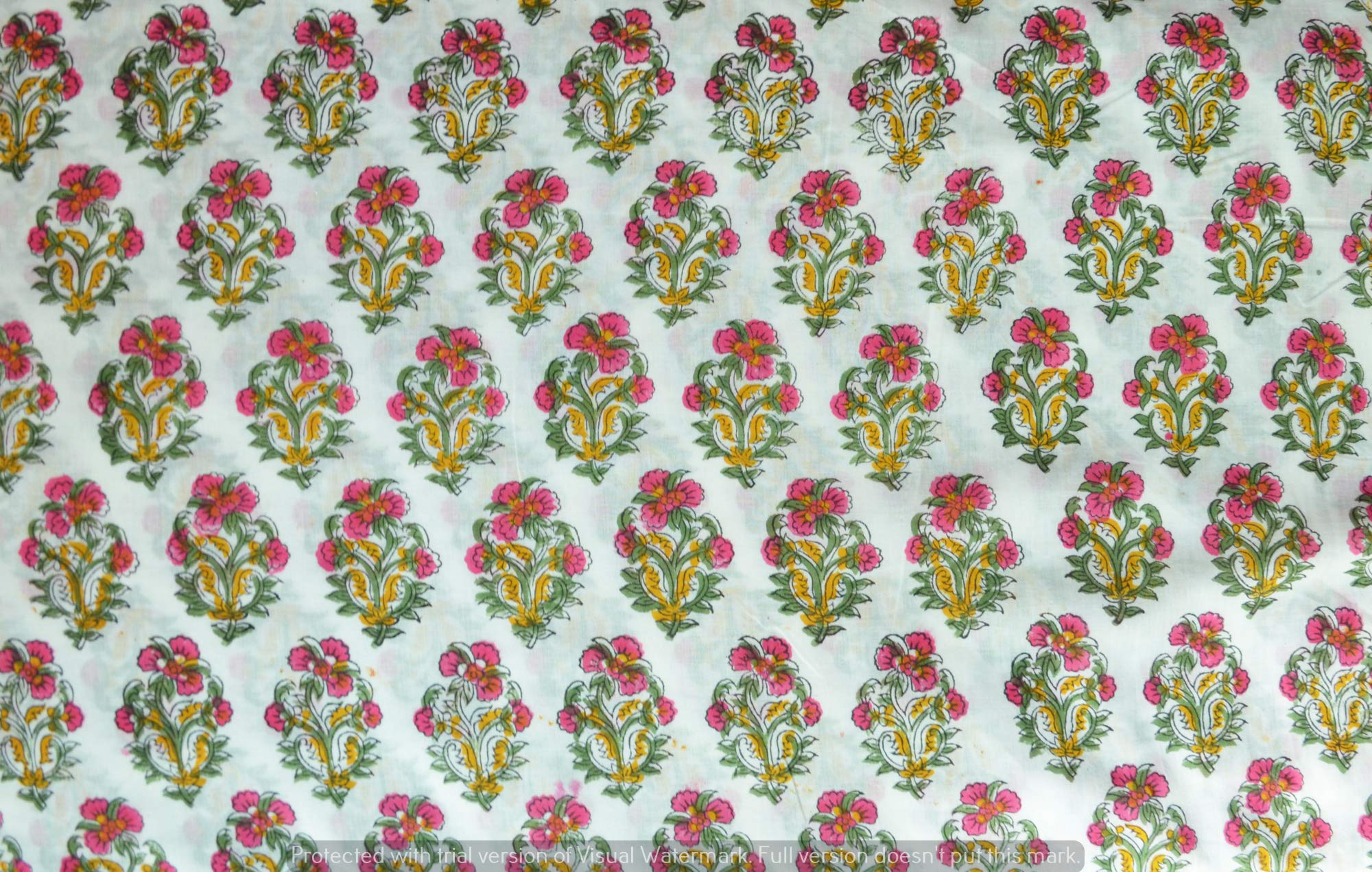 Tissu coton imprimé indien fleur rouge vert pour robe et coussin