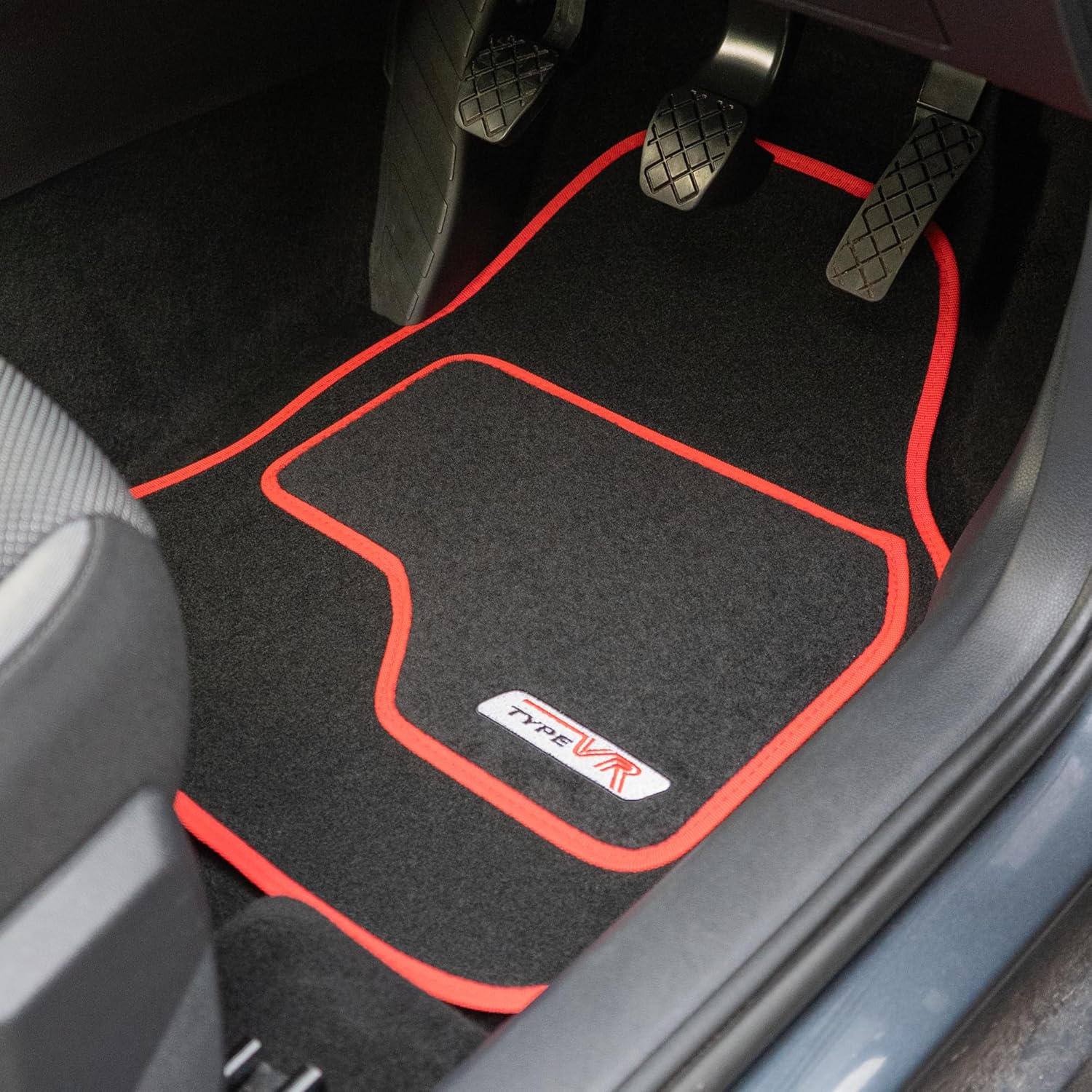 Sakura SS5306 Universal Car Mat Set