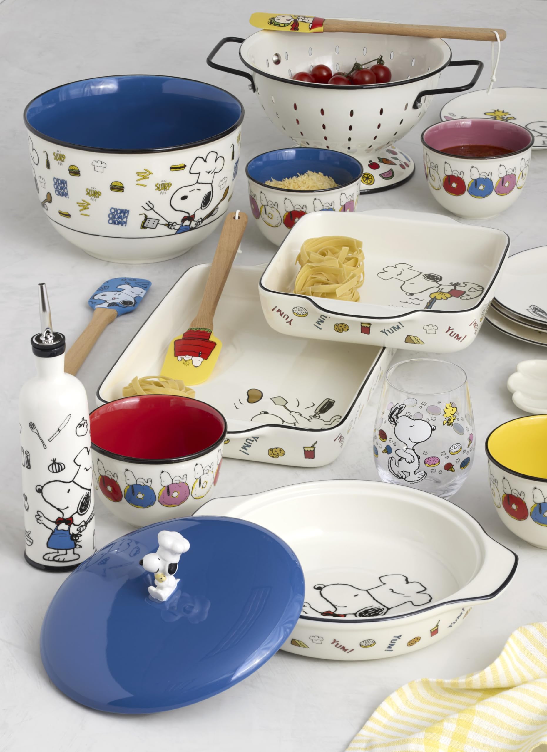 Snoopyryder です。 Amazon.com: Lenox Home And Kitchen, Chef Snoopy Colander, Enameled
