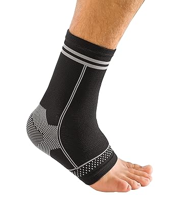 MUELLER Sports Medicine 4-Way Stretch Ankle Support Sleeve, Ankle Pain Relief Support