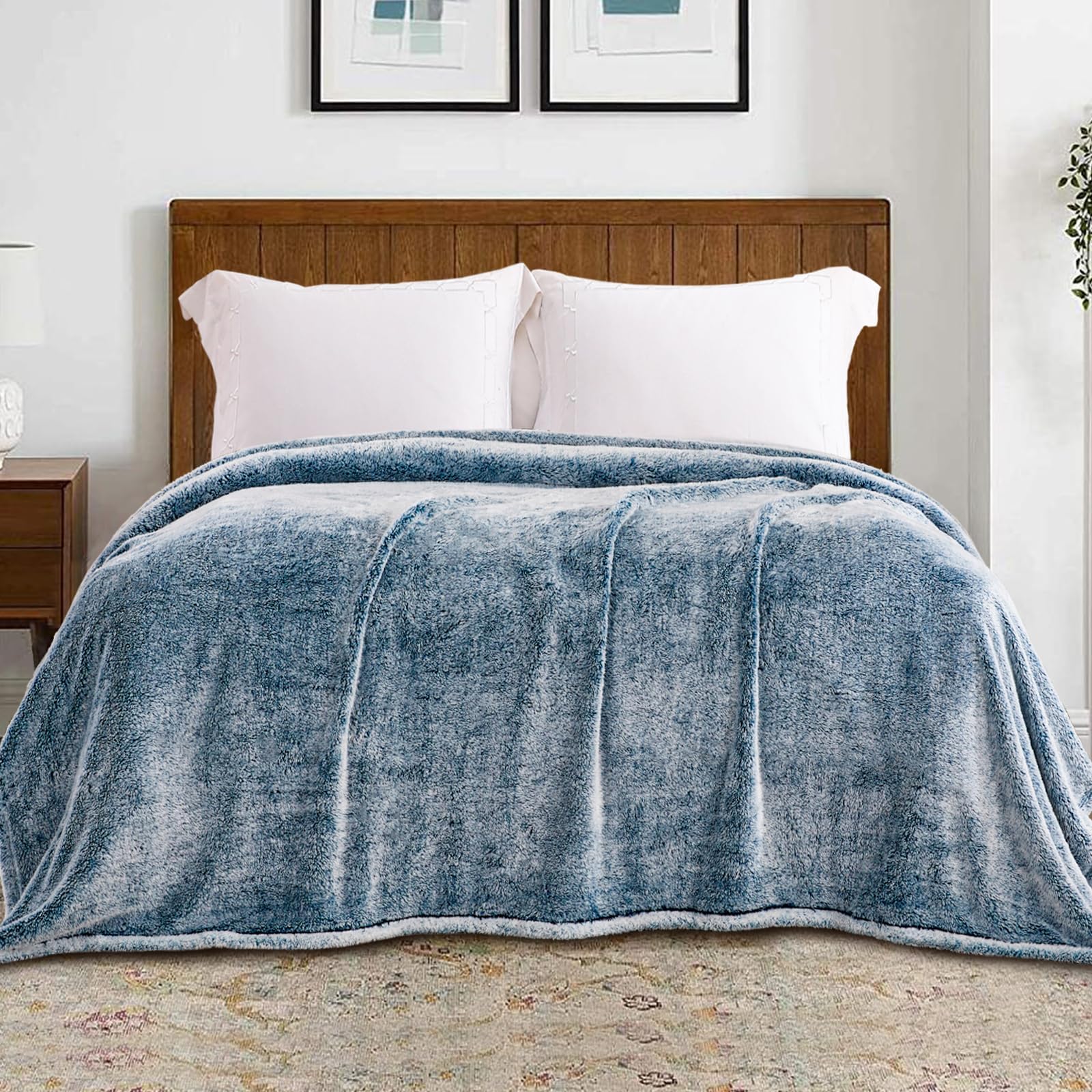 Exclusivo Mezcla Plush Fuzzy Fleece Bed Blanket Queen Size, Super Soft, Fluffy and Warm Blankets Suitable for All Seasons (Mixed Teal, 90x90 Inches)