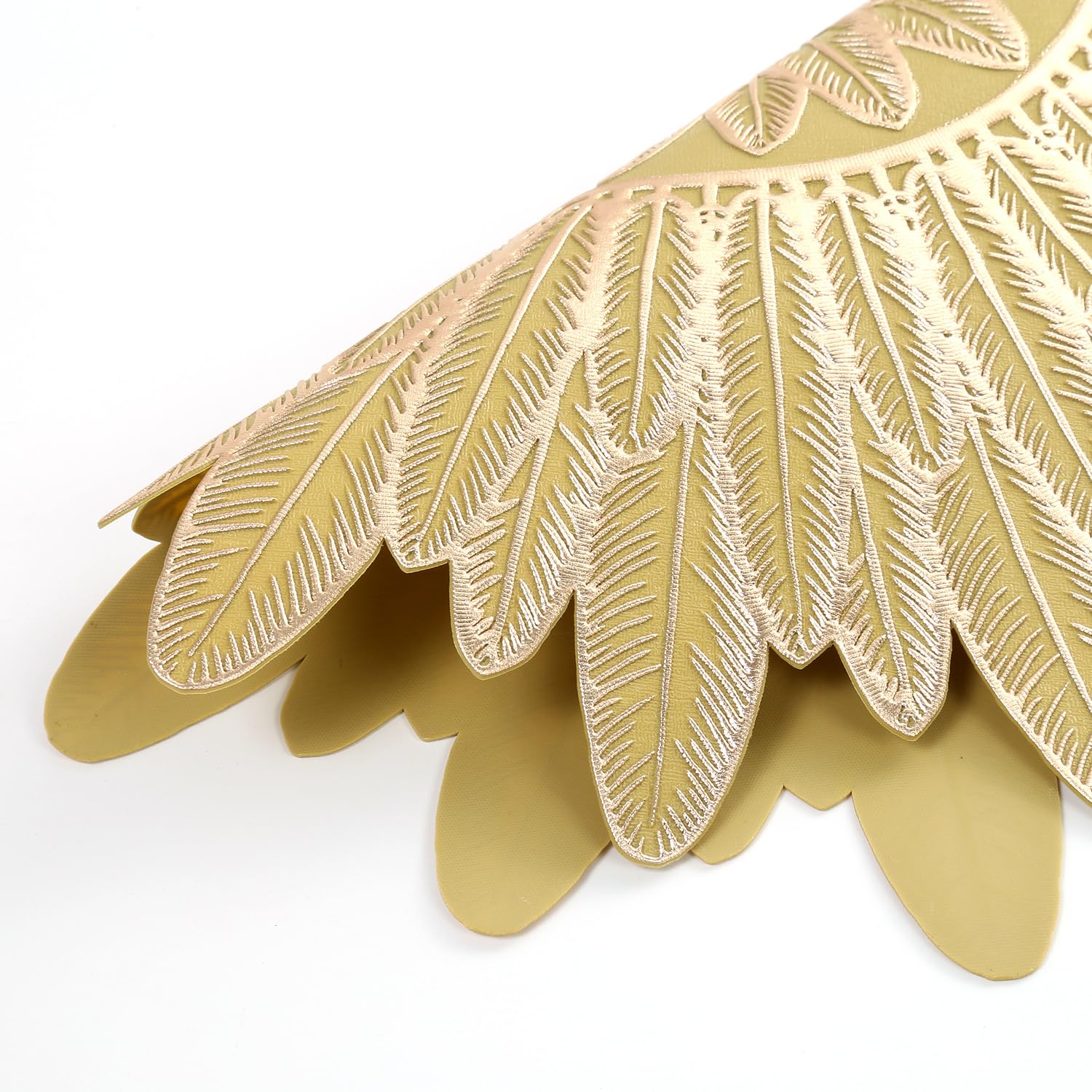 Salvamanteles Lavables, 4 Manteles Individuales y Posavasos Navideños Lavables de PVC con Plumas Tejidas Manteles Individuales de Papel de Aluminio Dorado Manteles Decorativos Resistentes al