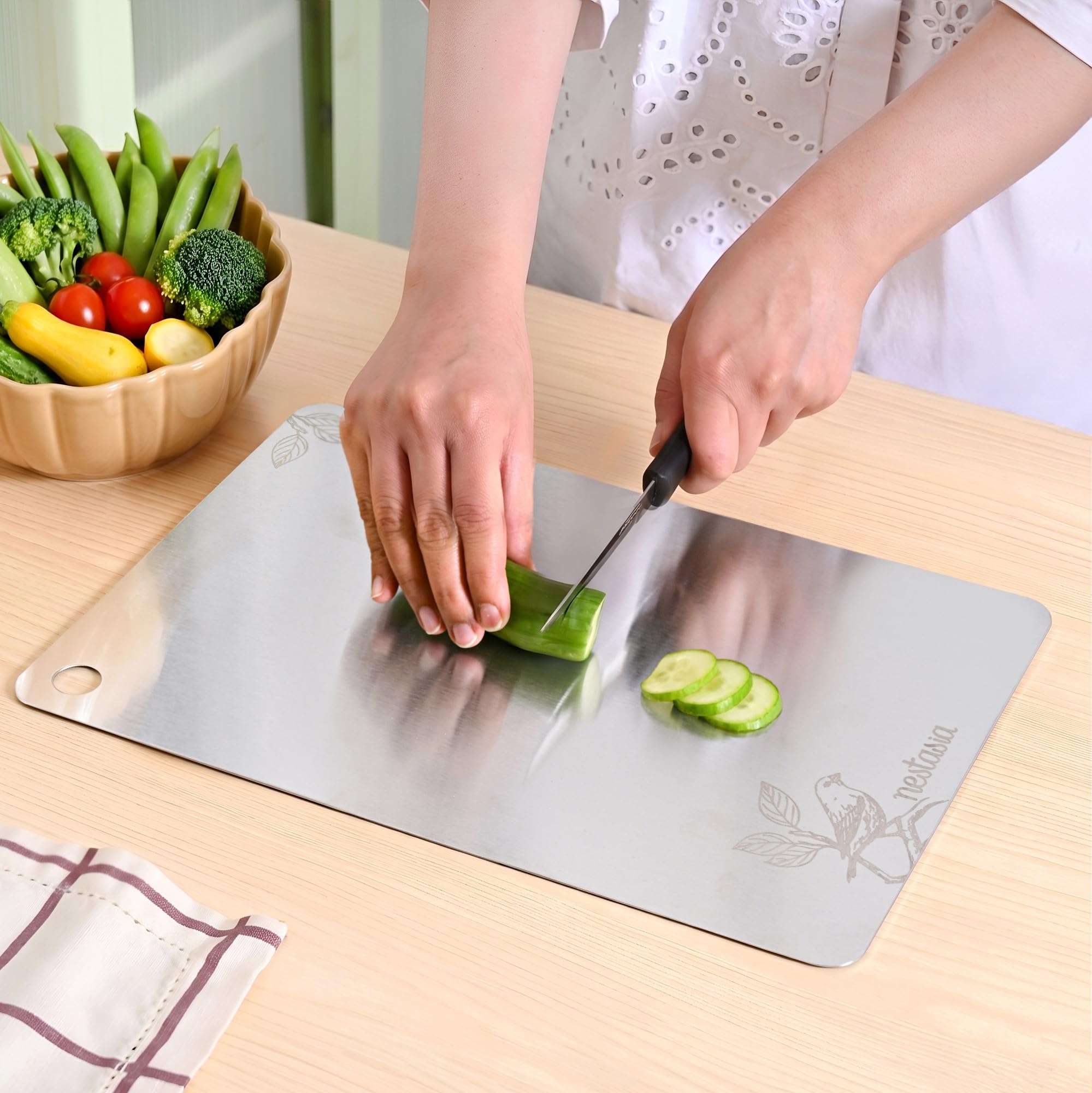 Nestasia Stainless Steel Chopping Board - Bird Motif -3