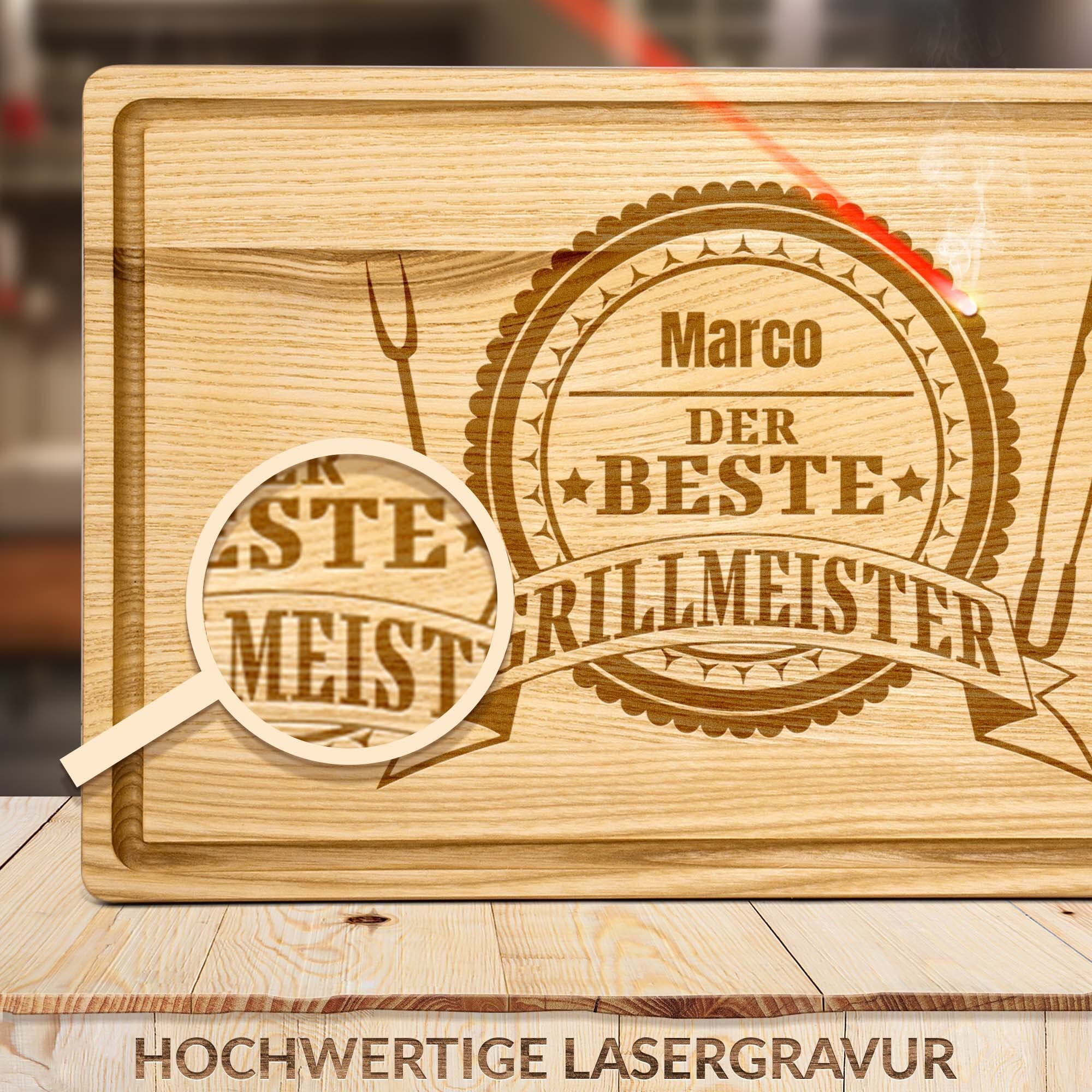 PR Print Royal Großes Holzbrett mit Gravur - Schneidebrett personalisiert mit Name - Der beste Grillmeister - Geschenke für Grillfans | Eschenholz, 40 x 25 x 2 cm, personalisiertes Geschenk