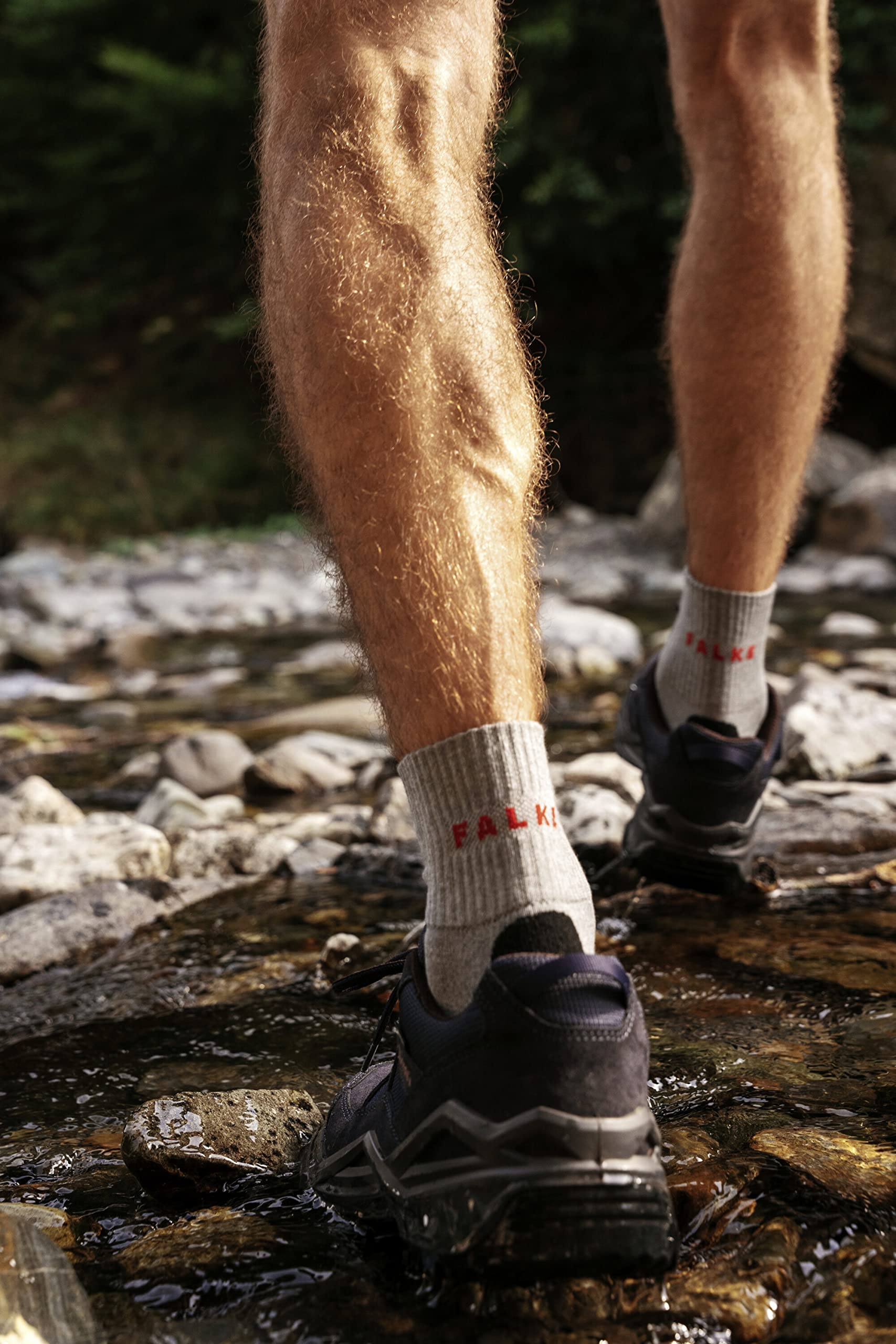 FALKE Mężczyźni Skarpety do wędrówek TK5 Wander Short M Sso wełna materiał funkcjonalny przeciw pęcherzom cienkie 1 Para, Czarny Black-Mix 3010, 46-48