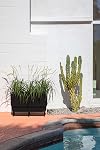 Bac Long Élevé Veradek Demi Series pour Usage Intérieur/Extérieur | Fabriqué en Plastique et Pierre avec Support en Bois | Décor Moderne de Patio pour Fleurs/Arbustes
