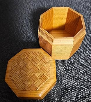 【秋田杉】田山工房　宗山造　網代造　八角茶入れ　棗　なつめ　共箱　茶道具　茶器 Amazon.co.jp: 秋田杉田山工房 宗山造 網代造 八角茶入れ 棗