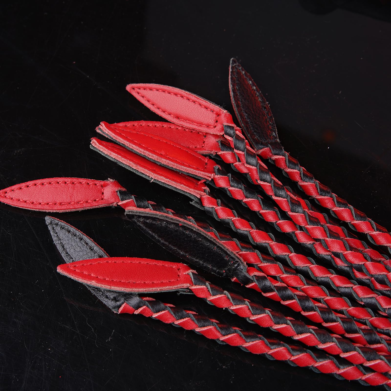 Látigo de piel auténtica de Cat-O'-Nine-Tails | Mango de 23 cm y cola de 59 cm, hecho a mano, equipo de alta calidad, látigo de equitación