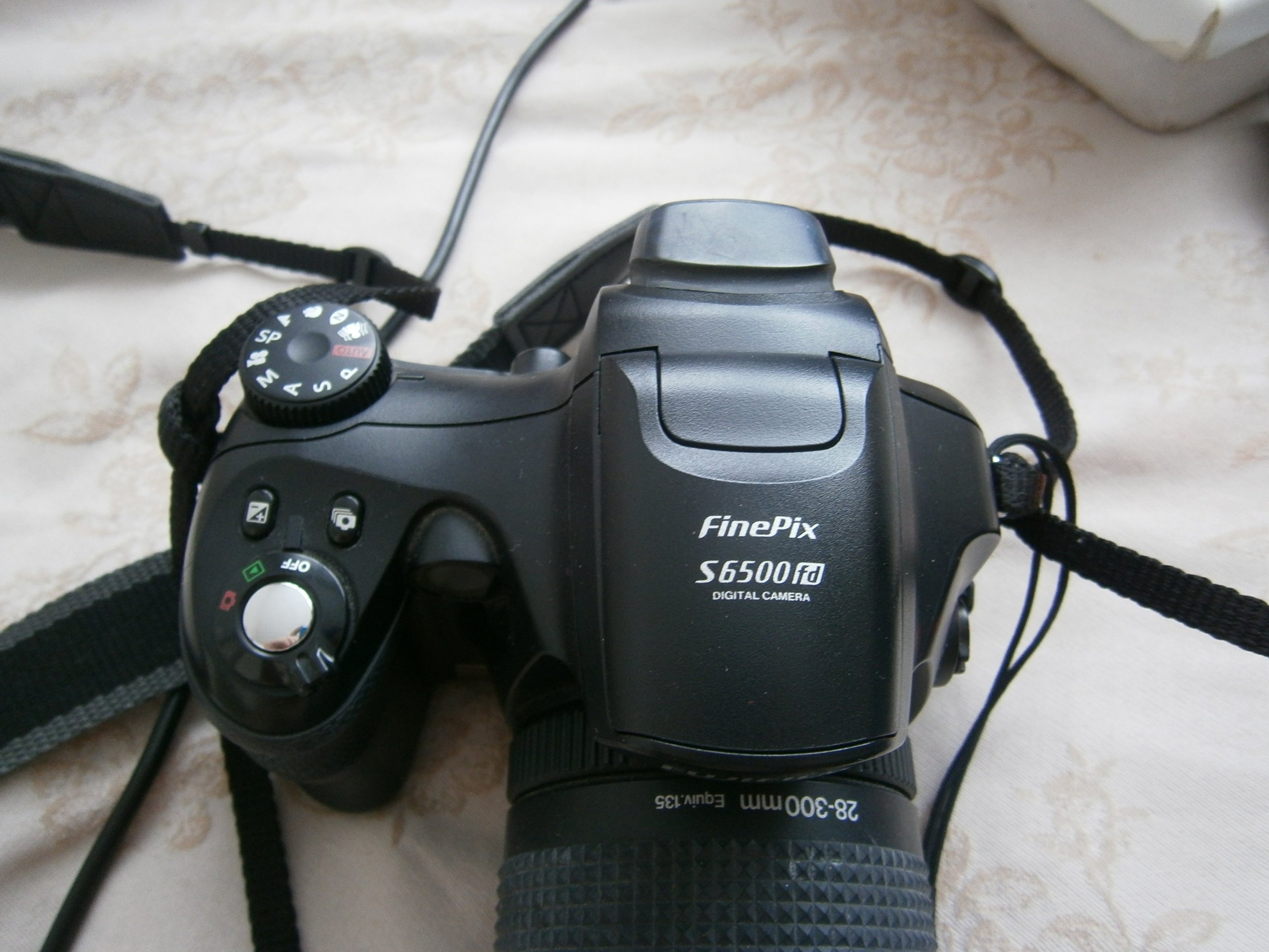 Fujifilm FinePix S6500 - Cámara Digital Compacta 6.3 MP (2.5 Pulgadas LCD, 11x Zoom Óptico)