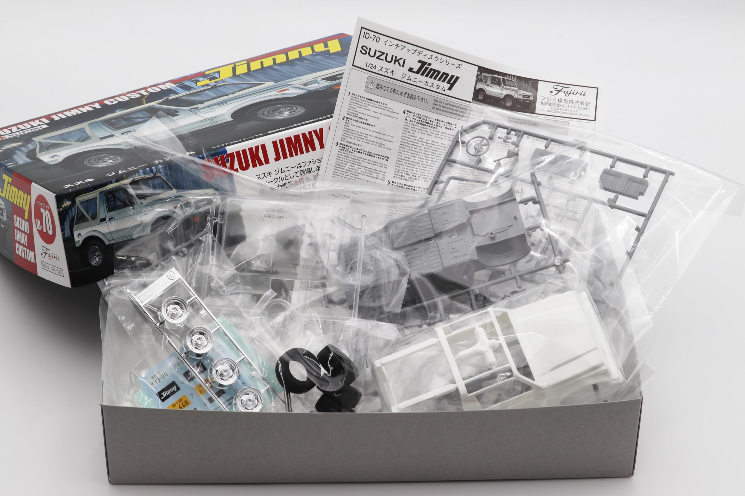 Amazon.com: Fujimi Model 1/24 ID70 Suzuki Jimny 1300 Custom '86 ID