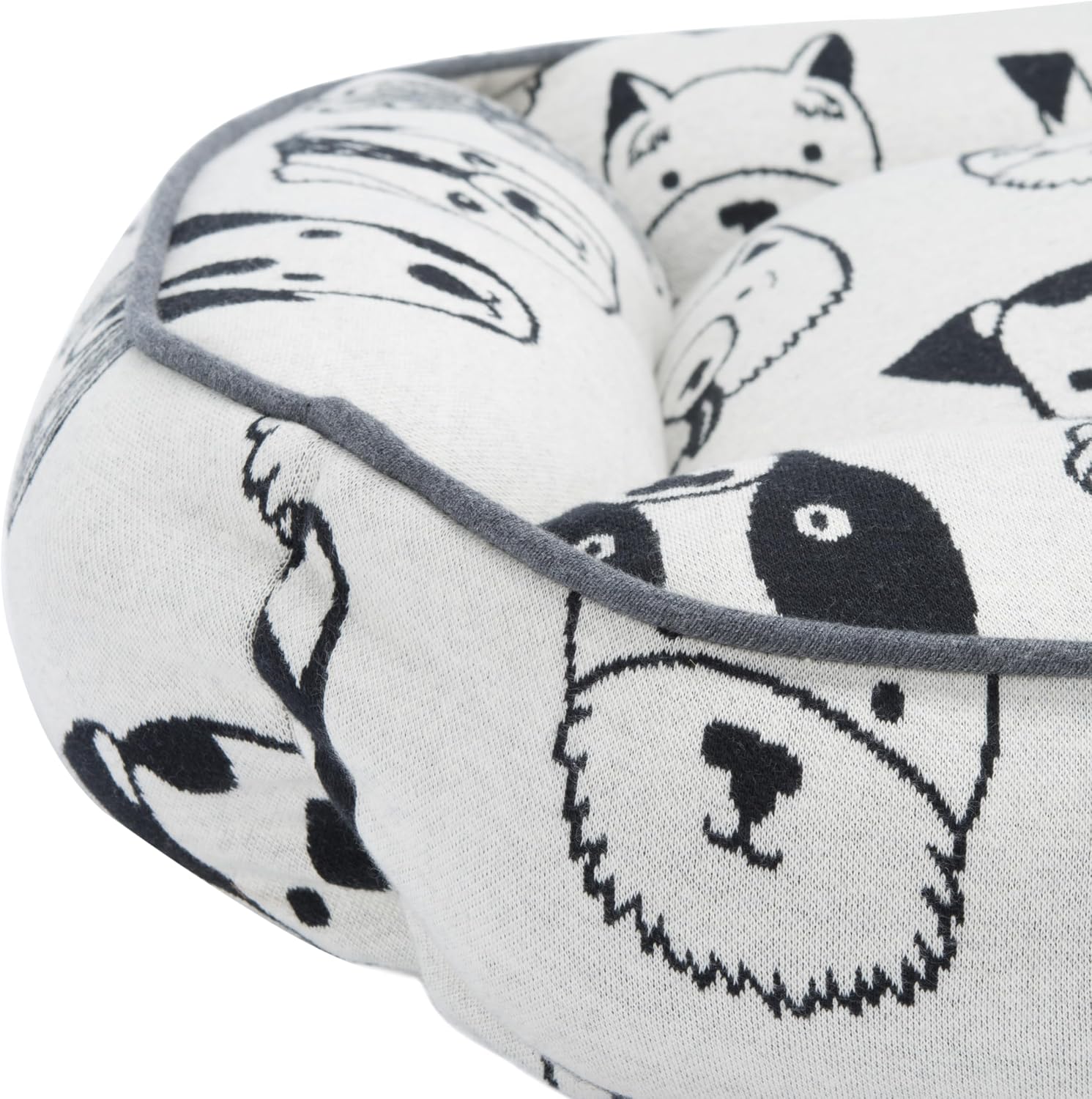 SAFAVIEH Pet Collection Kaiser Dog Bed