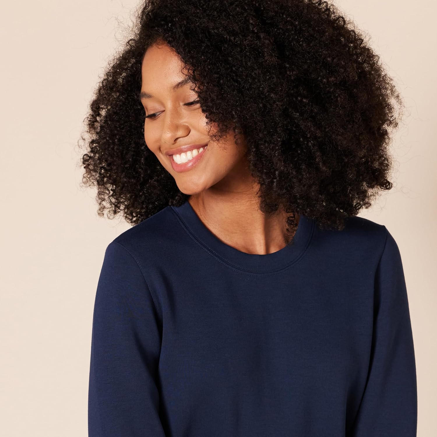 Amazon Essentials Women's Active Sweat Standard-Fit Long-Sleeve Crewneck Sweatshirt