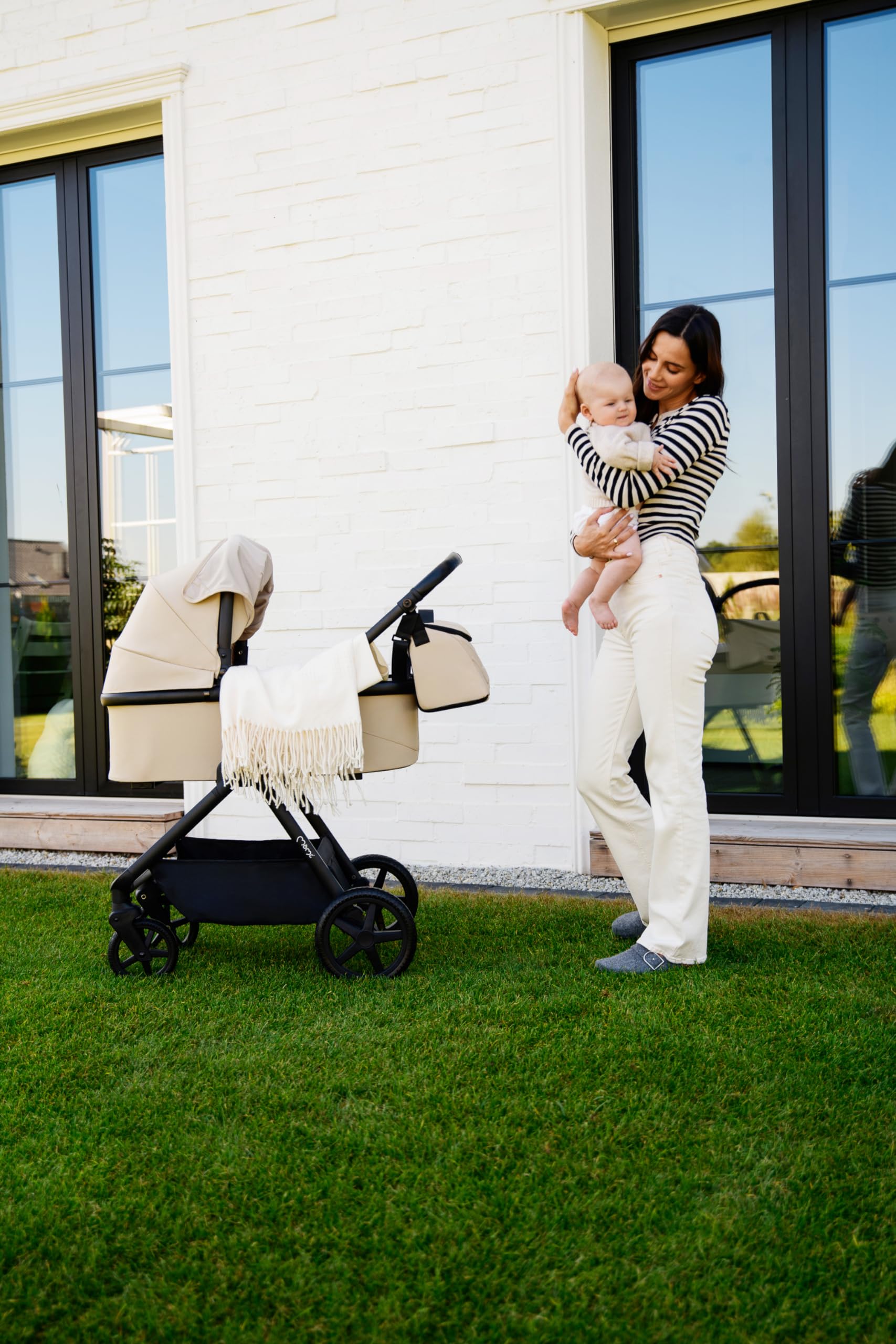 MoMi GISELLE Kombi-Kinderwagen 2 in 1 mit Buggy-Funktion, 5-Punkt-Sicherheitsgurt, ab dem 1. Lebenstag, bis 22 kg Körpergewicht (Buggy), Einkaufskorb, Matratze, Regenschutz und Wickeltasche