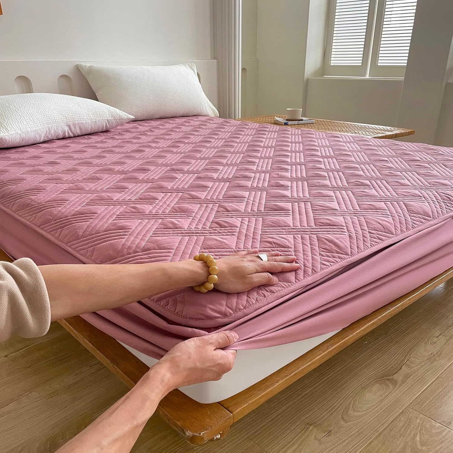 ZIQINPSQ Solid Thicken Fitted Sheet,Breathable and Soft Fit and Quilted Mattress Pad, Deep Pocket for 6-18 inches, Non-Slip and Noiseless (Old Rose, Twin)