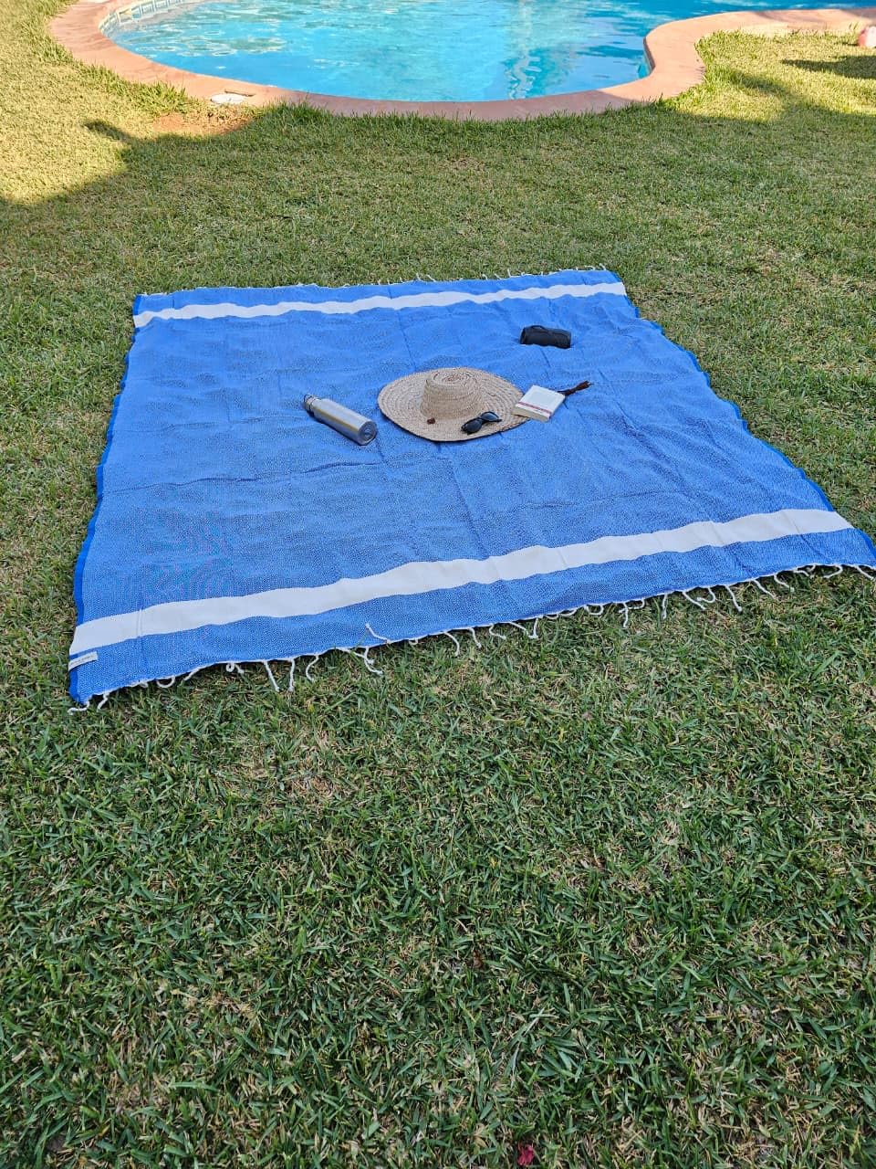 Serviette de plage XXL 200 x 200 cm en coton style fouta, couverture de plage et couverture de pique-nique, sans sable, séchage rapide (indigo, 200 x 200 cm)