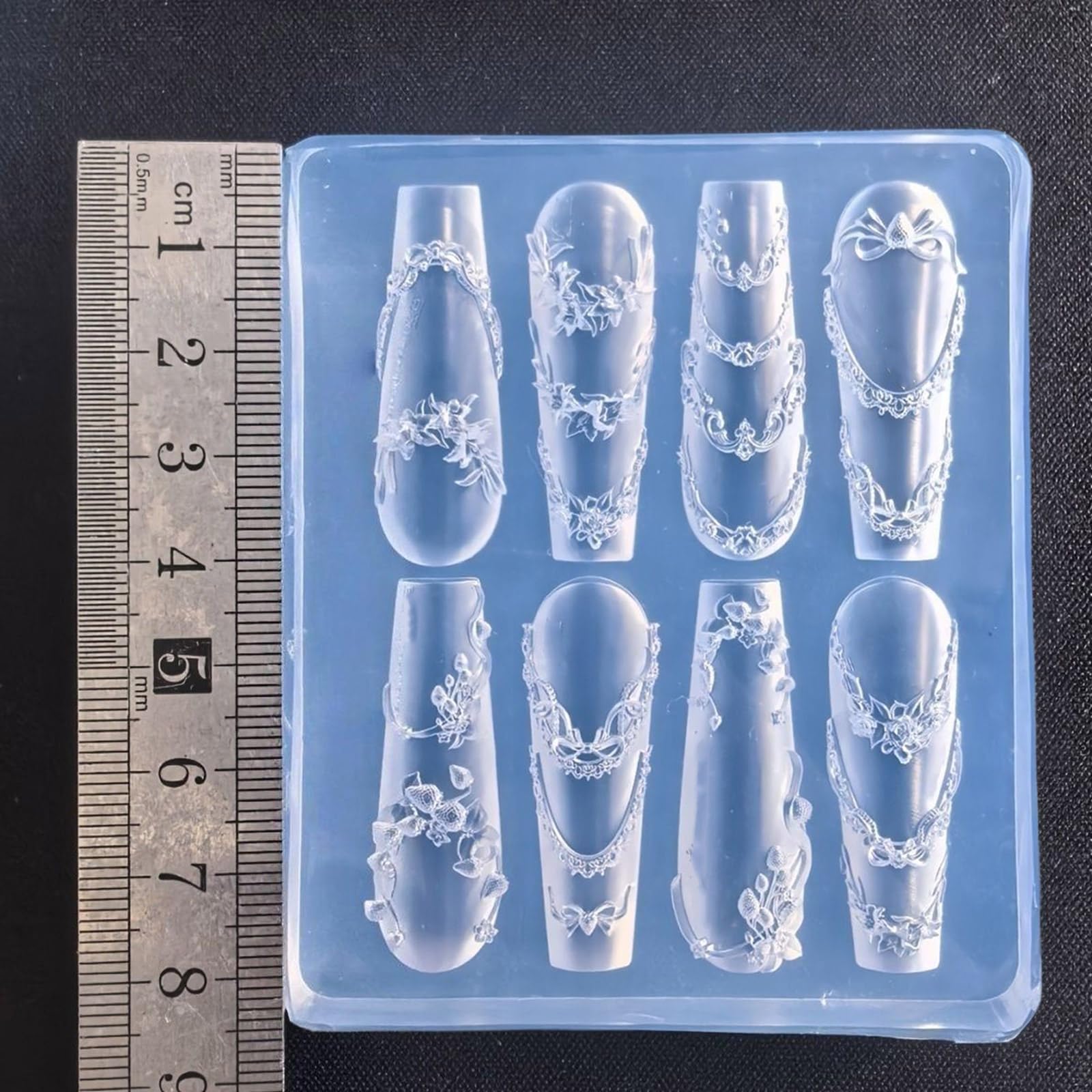 Moule à ongles en silicone avec motifs amovibles pour manucure créative et décoration d'ongles