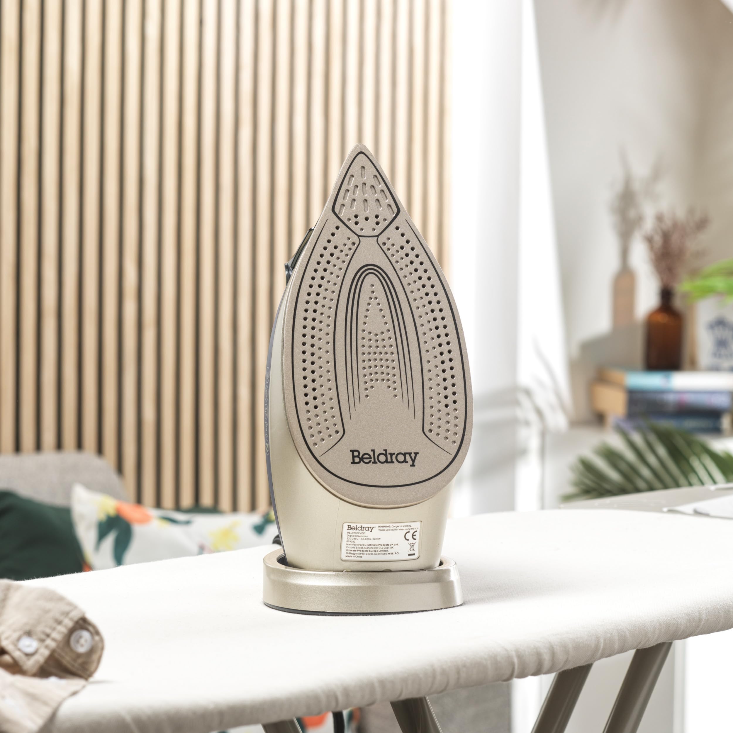 Beldray Ferro a stiro vapore digitale 3200 W, piastra ceramica, 4 modalità | Touchscreen LED, autospegnimento, autopulizia anticalcare, funzione antigoccia, serbatoio 380 ml, cavo 3 m