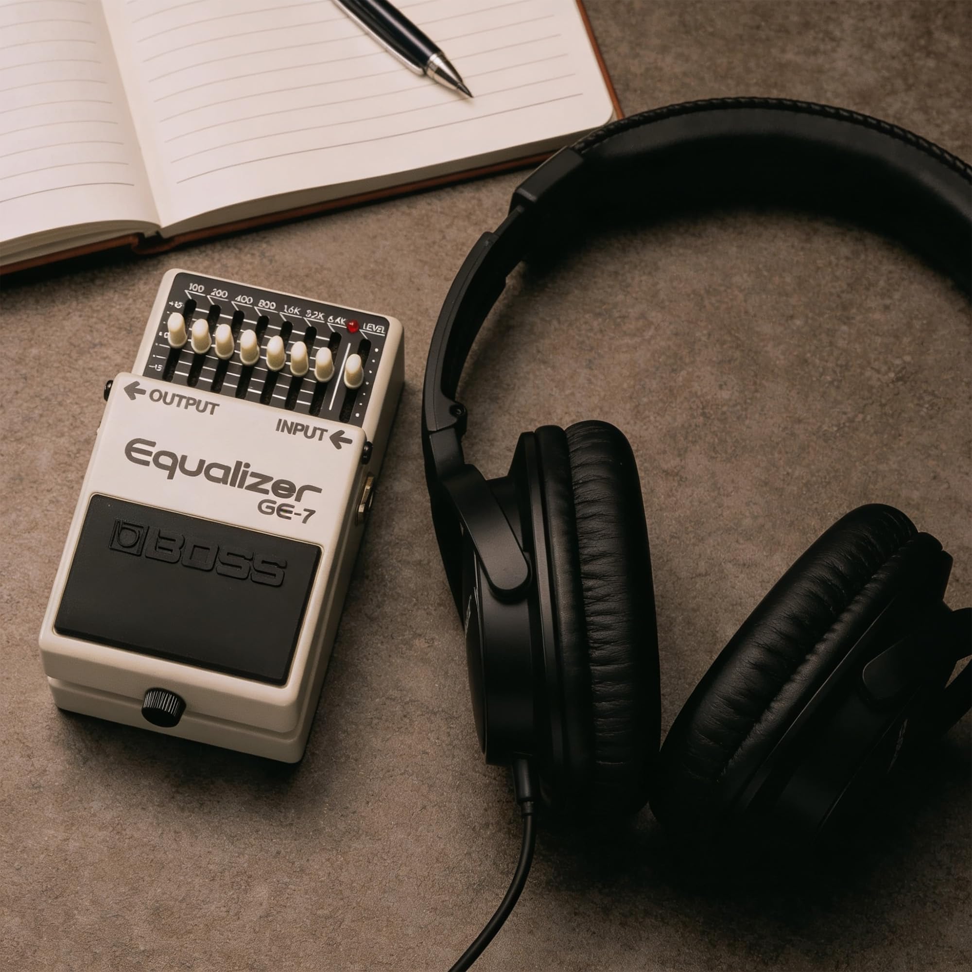 Amazon.com: Boss GE-7 Graphic Equalizer Bundle with Gearlux