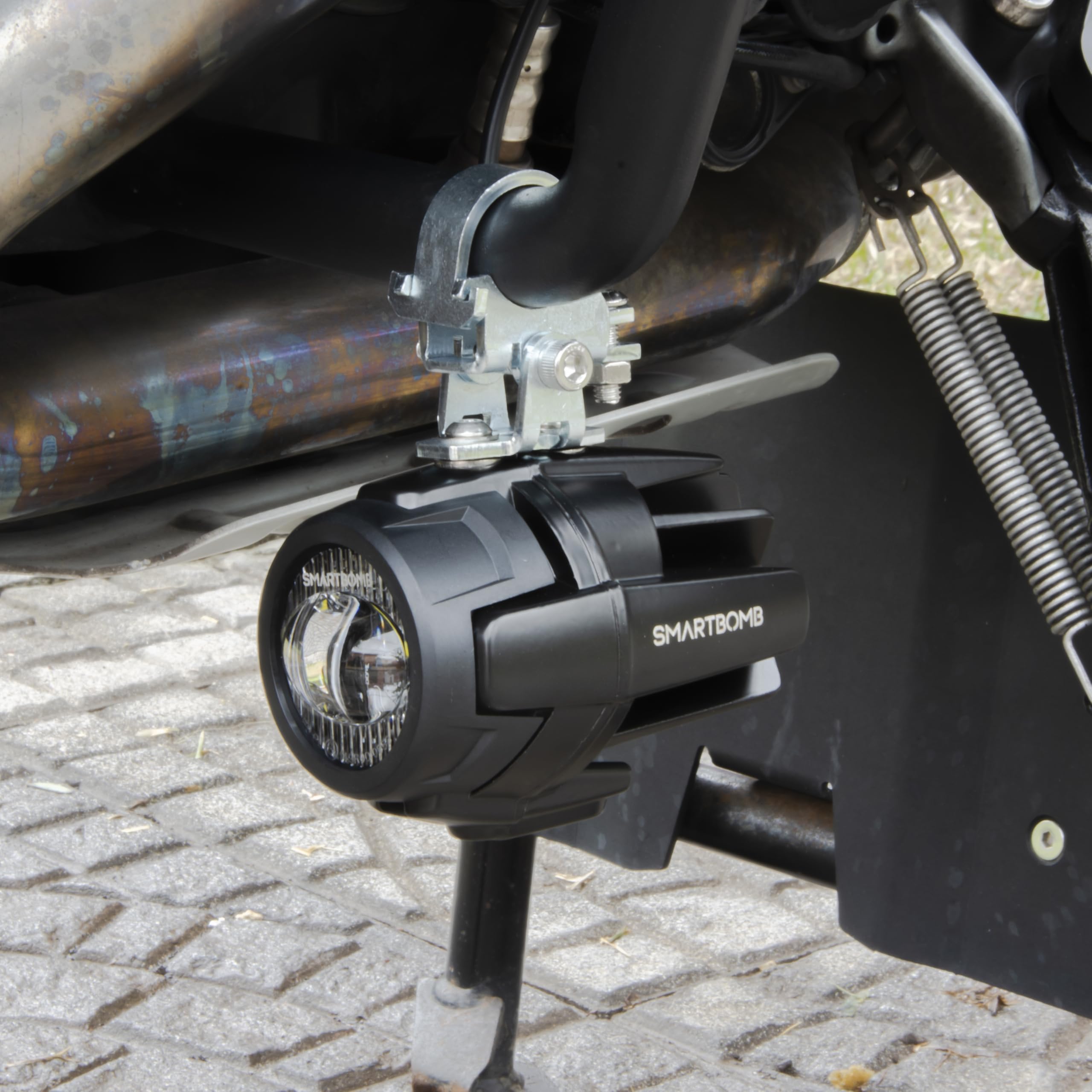 Smartbomb FARETTI SUPPLEMENTARI FLOOD ANTINEBBIA 40W LED Omologati europa strada pubblica certificato tuv r4f stradale cablaggio premium doppio pulsante ip68