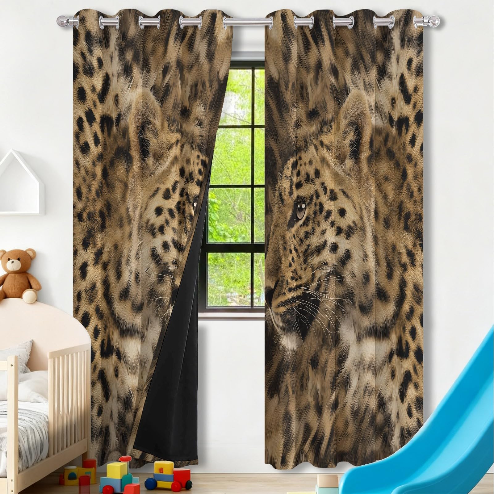 Rideau occultant enfant pour une chambre de bébé cosy au motif imprimé floral