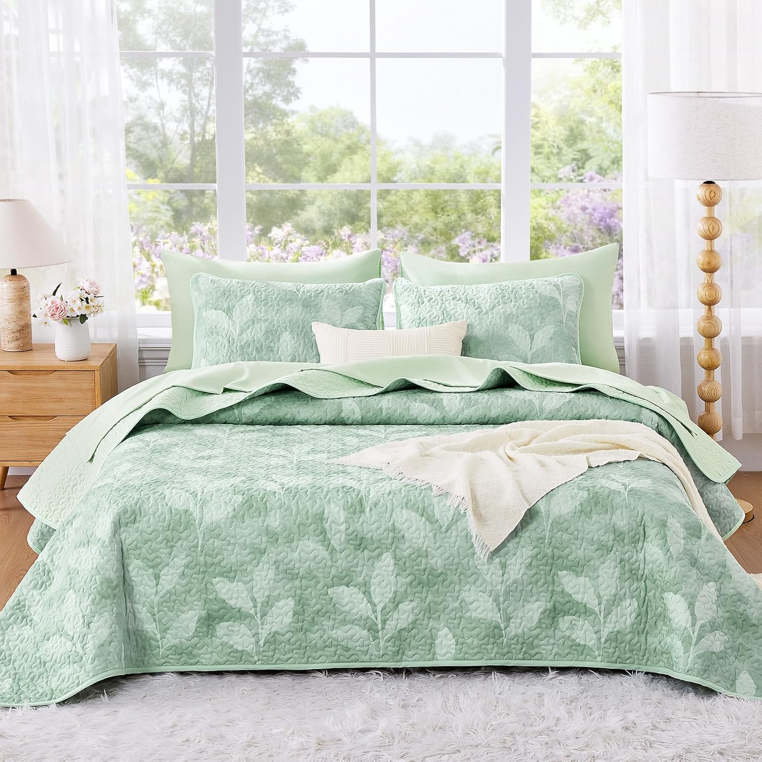 Wake In Cloud - Floral Quilt Set, Botanical Flower Leaves Shabby Chic Farmhouse Vintage Aesthetic, Reversible Lightweight Bedspread Coverlet, 3 Pieces, Sage Green, Queen/Full Size