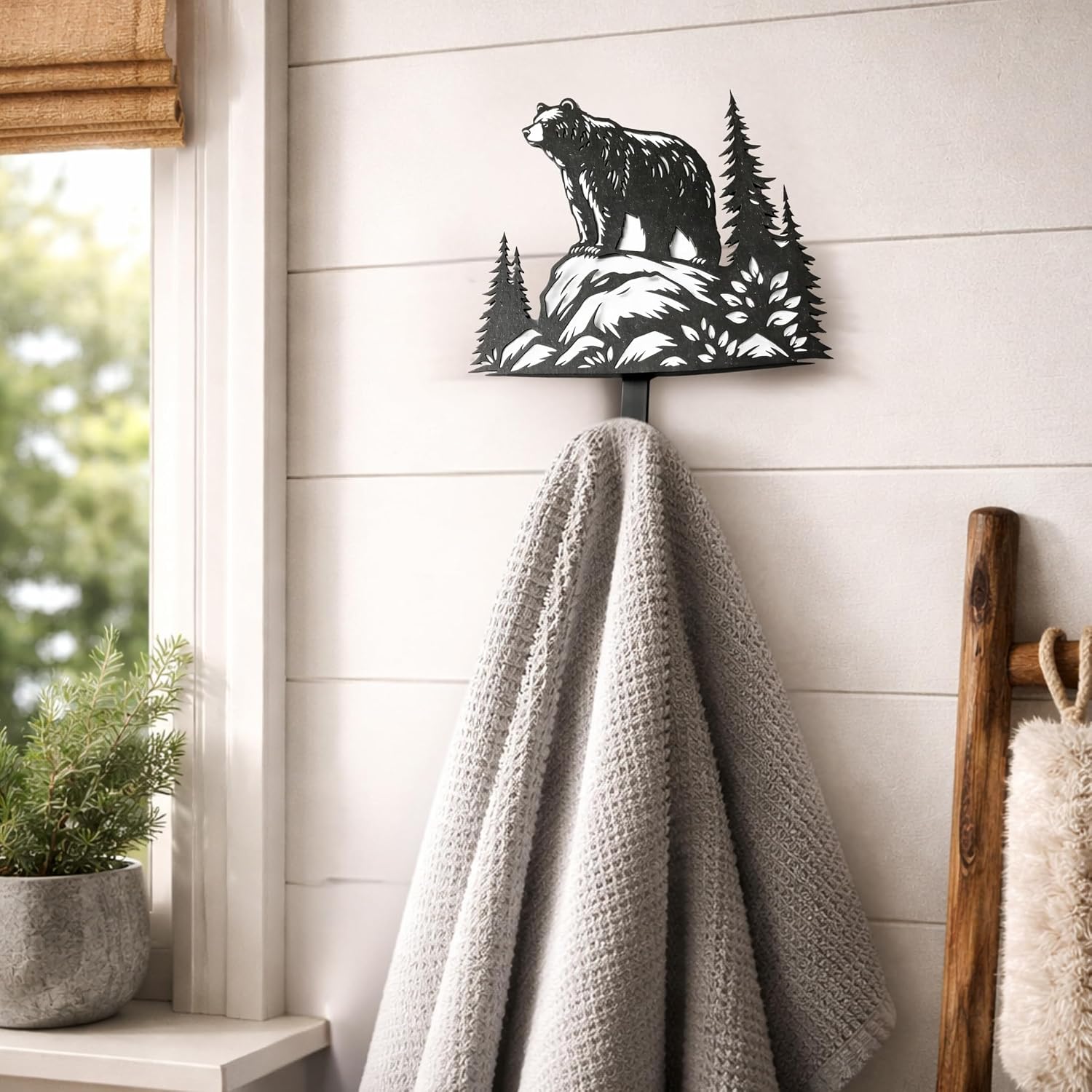 Black Bear on Rock Wall Mounted Hook – Metal Rustic Cabin Wildlife Design with Sturdy Single Hook – Entryway, Bathroom, or Lodge Coat, Keys, Towel & Hat Hanger – Housewarming Gift for Cabin Owners