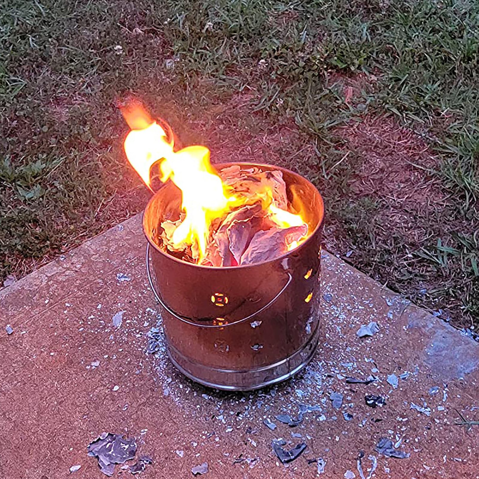 Barril de acero inoxidable con tapa y asa, estufa incineradora sin humo para quemar leña y hojas de papel al aire libre