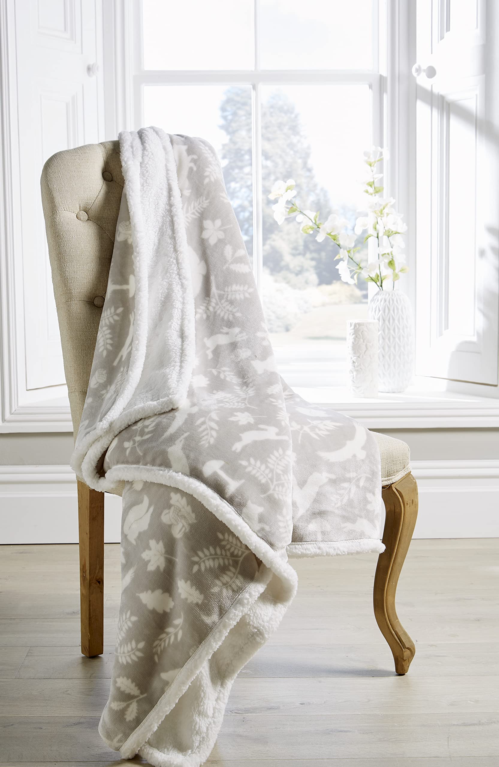 The Bettersleep Company Grey Luxury Reversible Ultra Plush Woodland Print Sherpa Fleece Throw 130Cm X 180Cm (Silver )