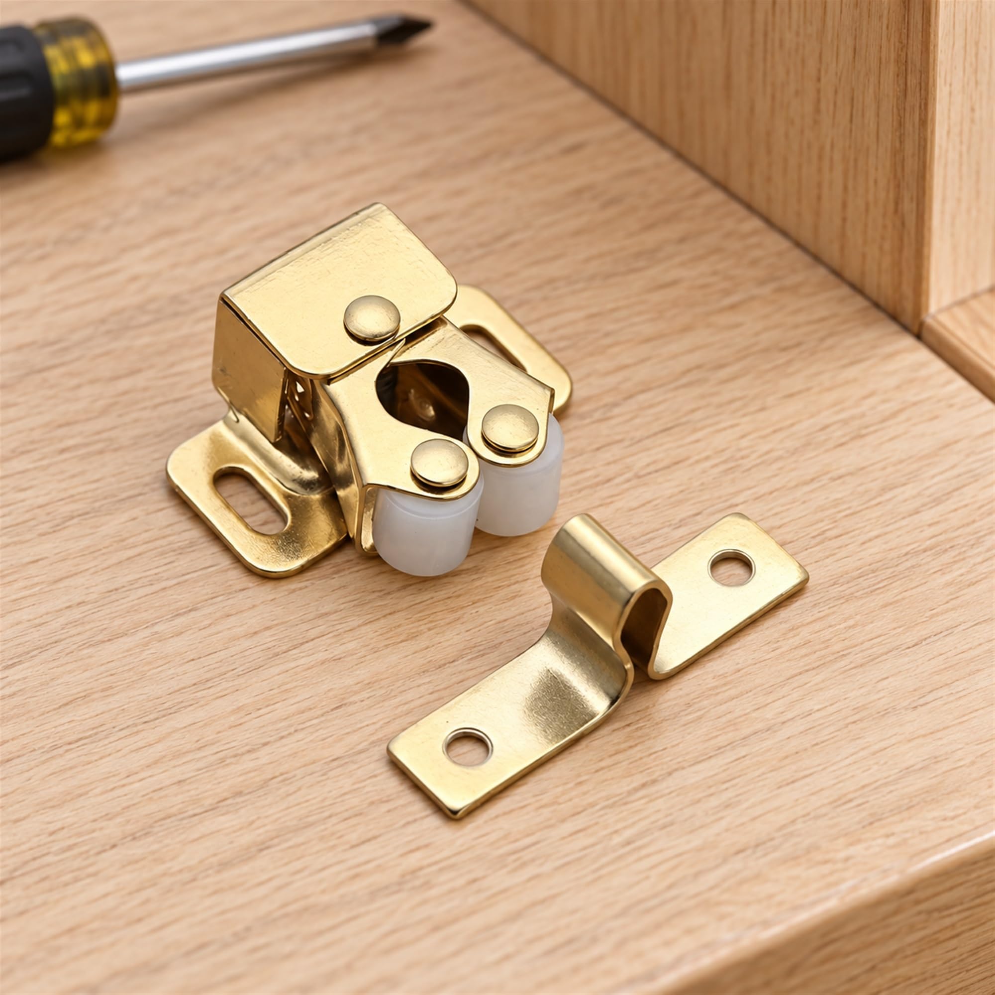 Cold-Rolled Steel Cabinet Door Roller Catch, Closure Hardware for Kitchen Cupboards and Household Furniture Repairs