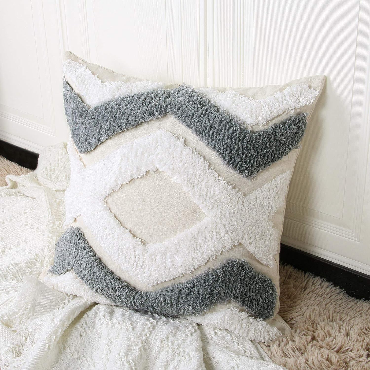 Mingfuxin White Grey Boho Pillow Covers 18x18, Decorative Pillow Covers Soft Woven Tufted Beige Throw Pillow Covers for Couch Sofa Living Room (No Pillow Insert, Only 1Pcs 18x18 Pillow Cover)