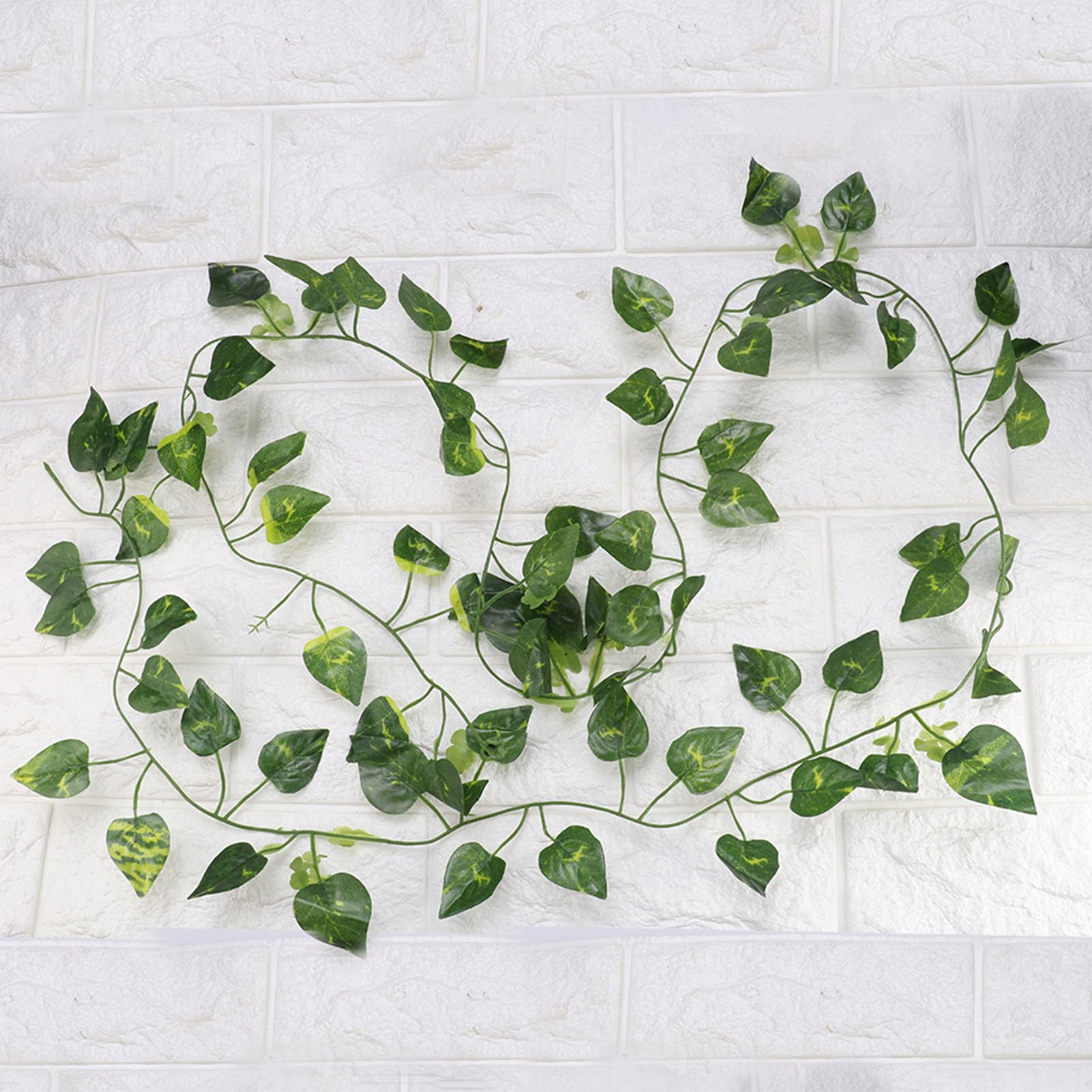 6.89ft Reptiles Artificielle Vigne en Plastique Faux Feuilles Suspendues Vert Simulation Plante Flexible Jungle Vines Grimpeur pour Reptiles Lézard Caméléon Habitat Décor(#1)