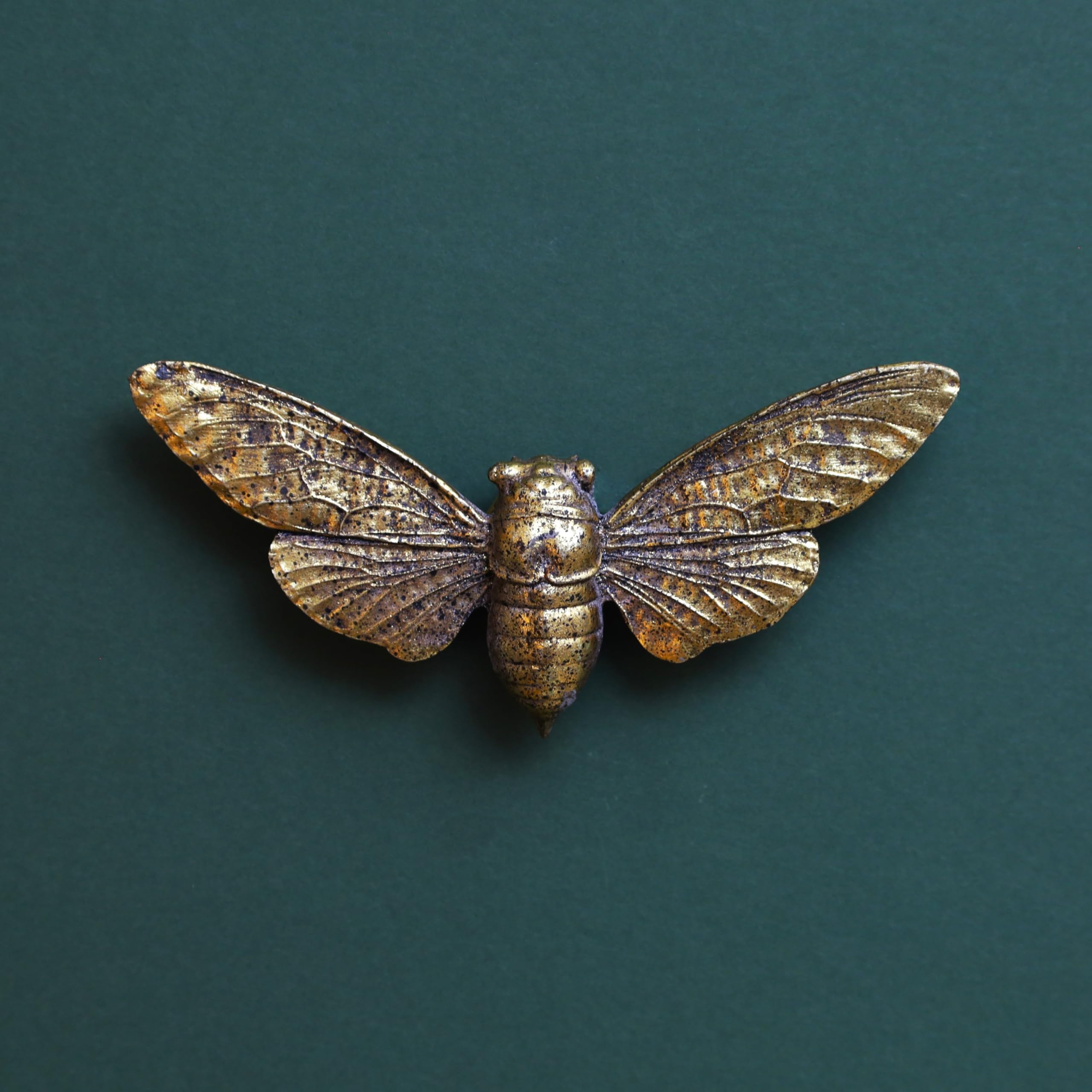 Fyne-Finds Steampunk Gold Finish Stag Lady Beetle Bee Scarab Beetle Insect Bug Wall Art Hanging Ornament Décor (Small Bee) — image 1
