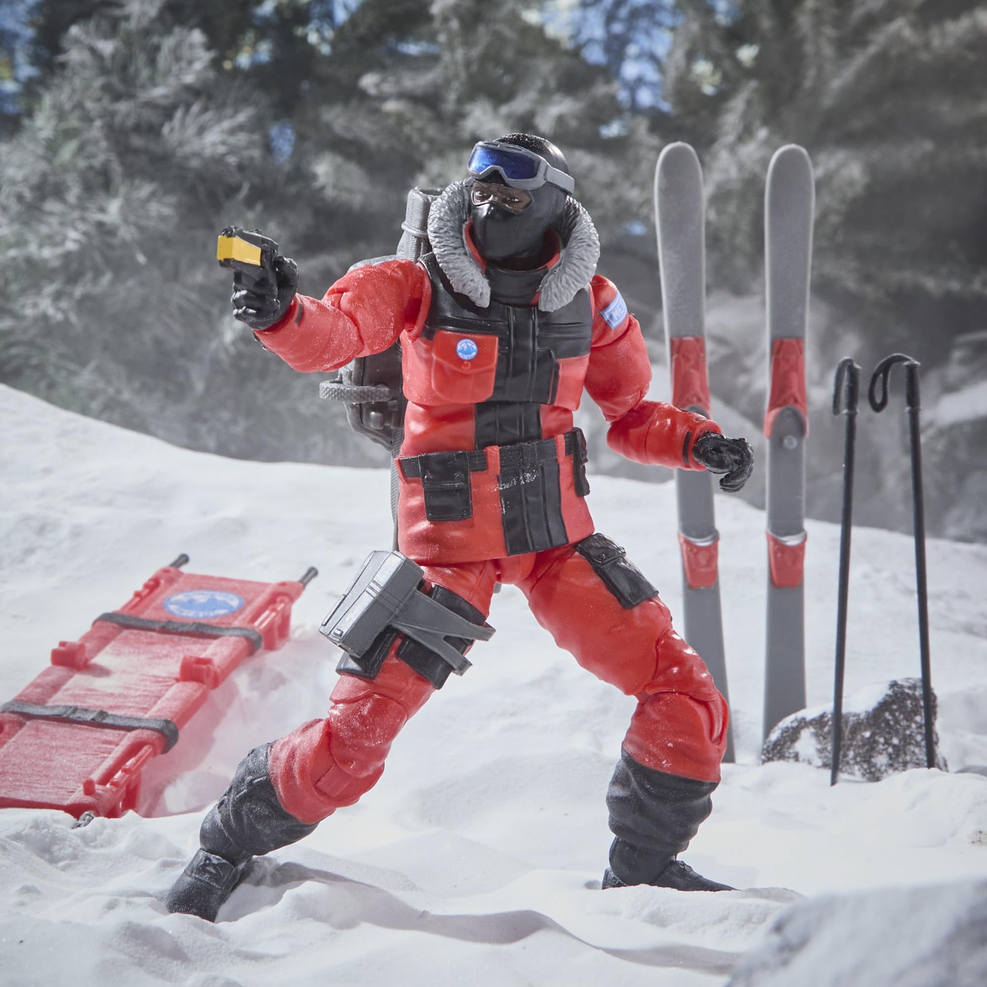G.I. JOE Classified Series Legacy Collection : Soldat d'action - Intervention en Cas d'avalanche, Figurine de Collection de 15 cm, 14 Accessoires de Ski