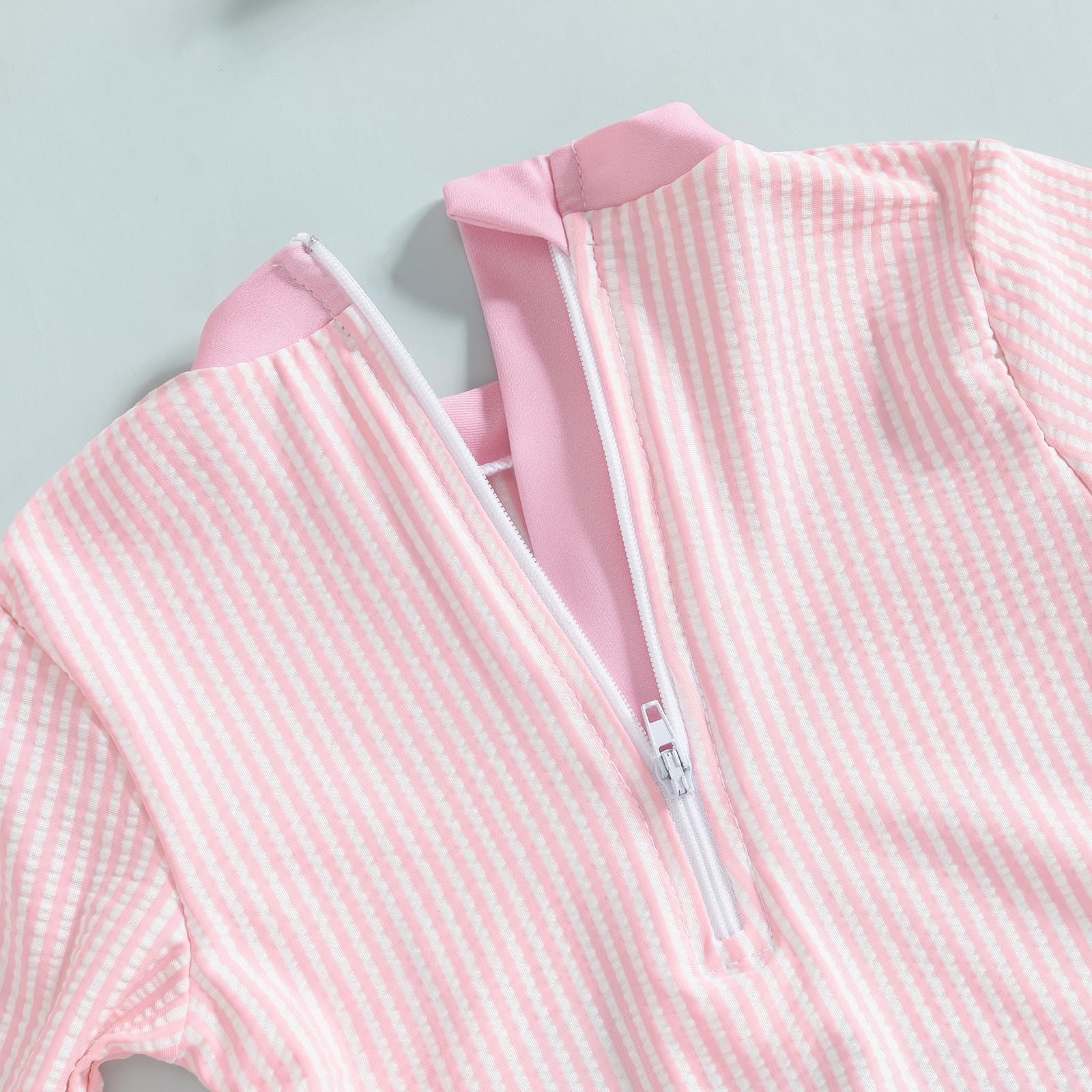 Maillot de Bain Rayé à Volant pour Bébé Fille Adorable Maillot Une Pièce Zippé Manches Longues Anti-UV avec Chapeau Ensemble pour Plage Été 6 Mois à 3 Ans