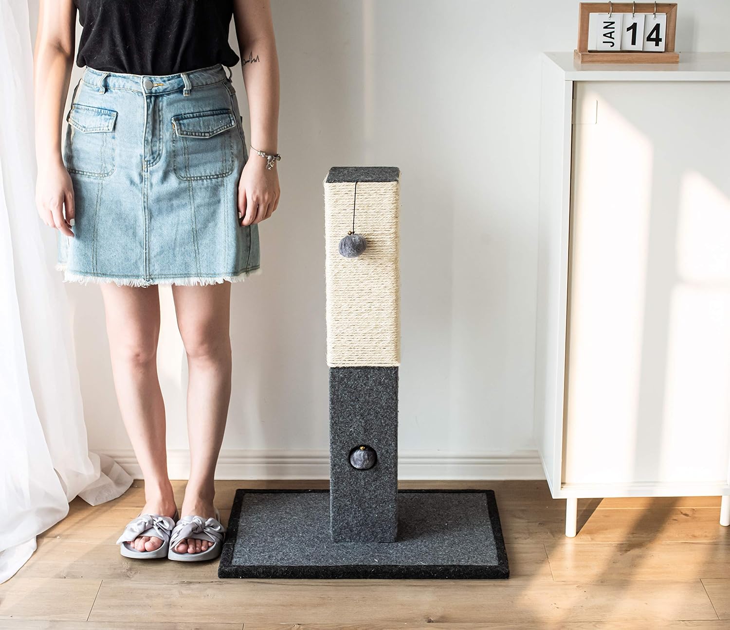 review Catry Cat Scratching Post - Minimalist Style Design of Cat Tree Scratch Post with Kitten Playful Toy Allure, Good for Pets to Practice Their Claws, Multiple Size Choices