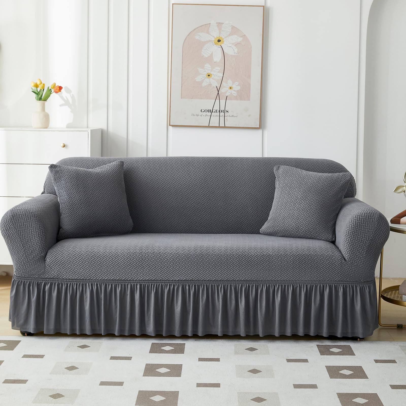 Housse de canapé universelle 3 places avec jupe pour un salon familial cosy