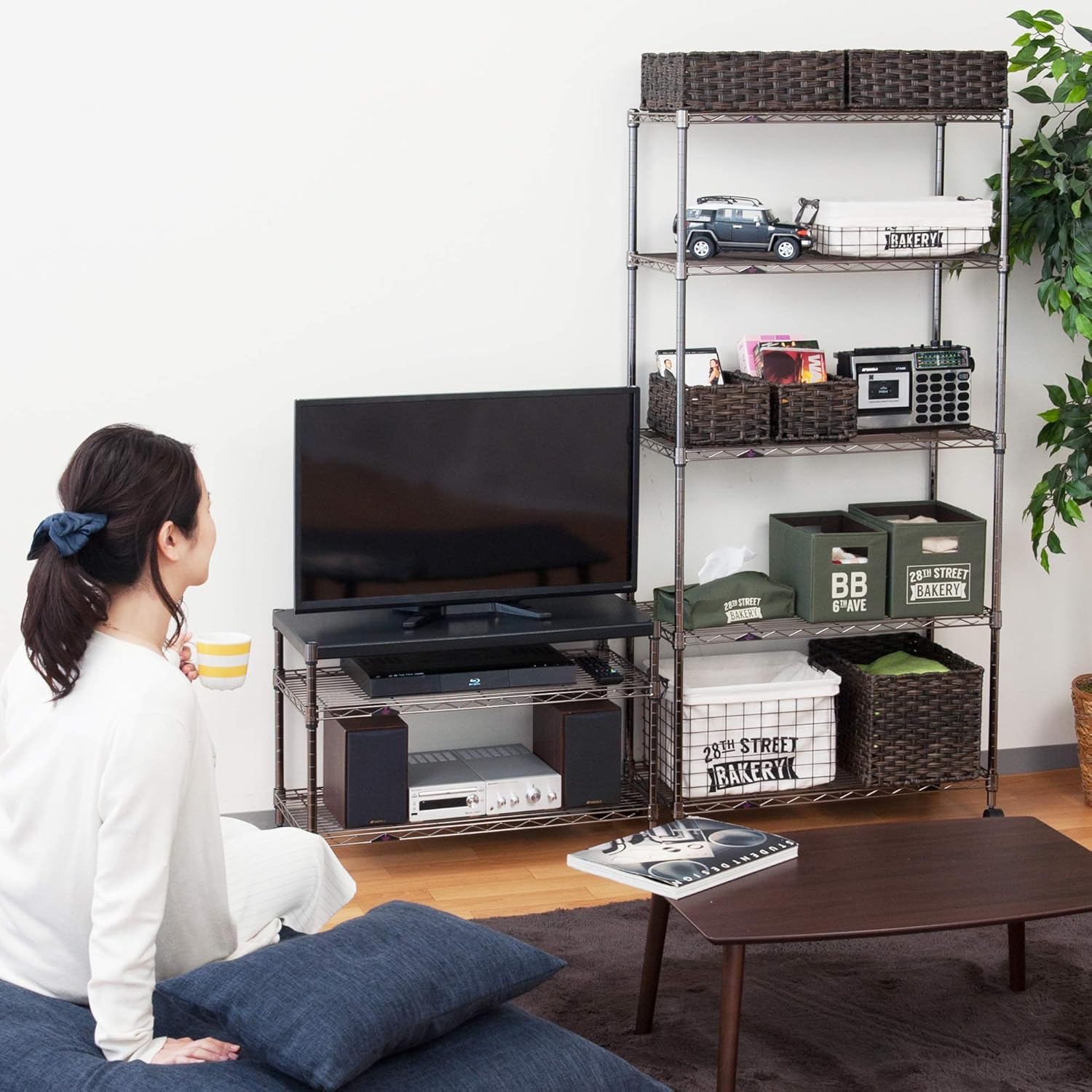 ドウシシャ ルミナス ブラック 幅60 3段 テレビ台 テレビラック ローボード 艶のある黒色 キャスター付き スチールラック 収納棚 棚板 スチール天板 シェルフ 幅59.5×奥行39.5×高さ51cm 耐荷重240kg ポール径19mm BN5160-3M