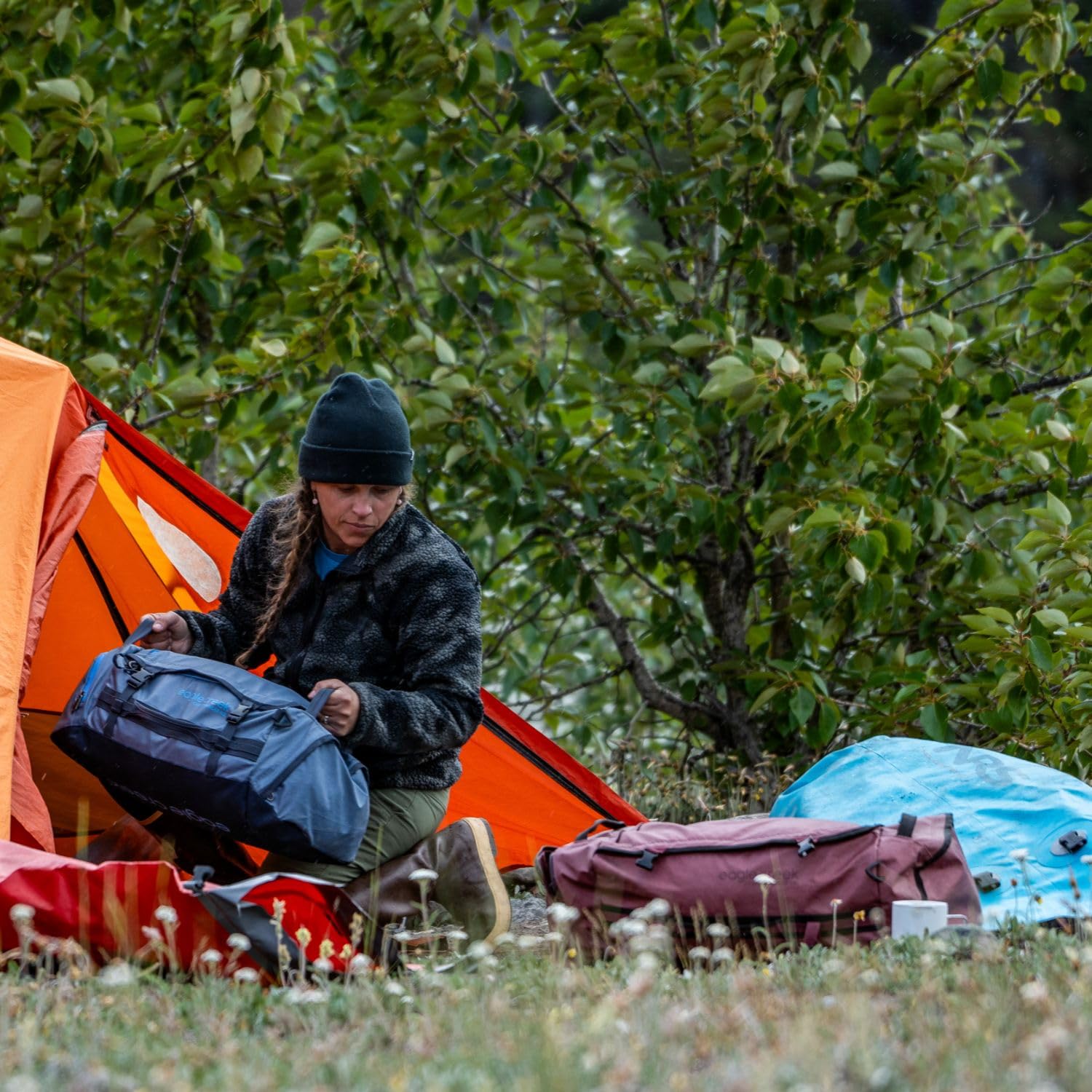 Eagle Creek Cargo Hauler Reisetasche 40L I Extrem robust & wasserabweisend I Duffel mit Rucksack-Tragefunktion für Reisen & Outdoor I 40L Volumen I Glacier Blue