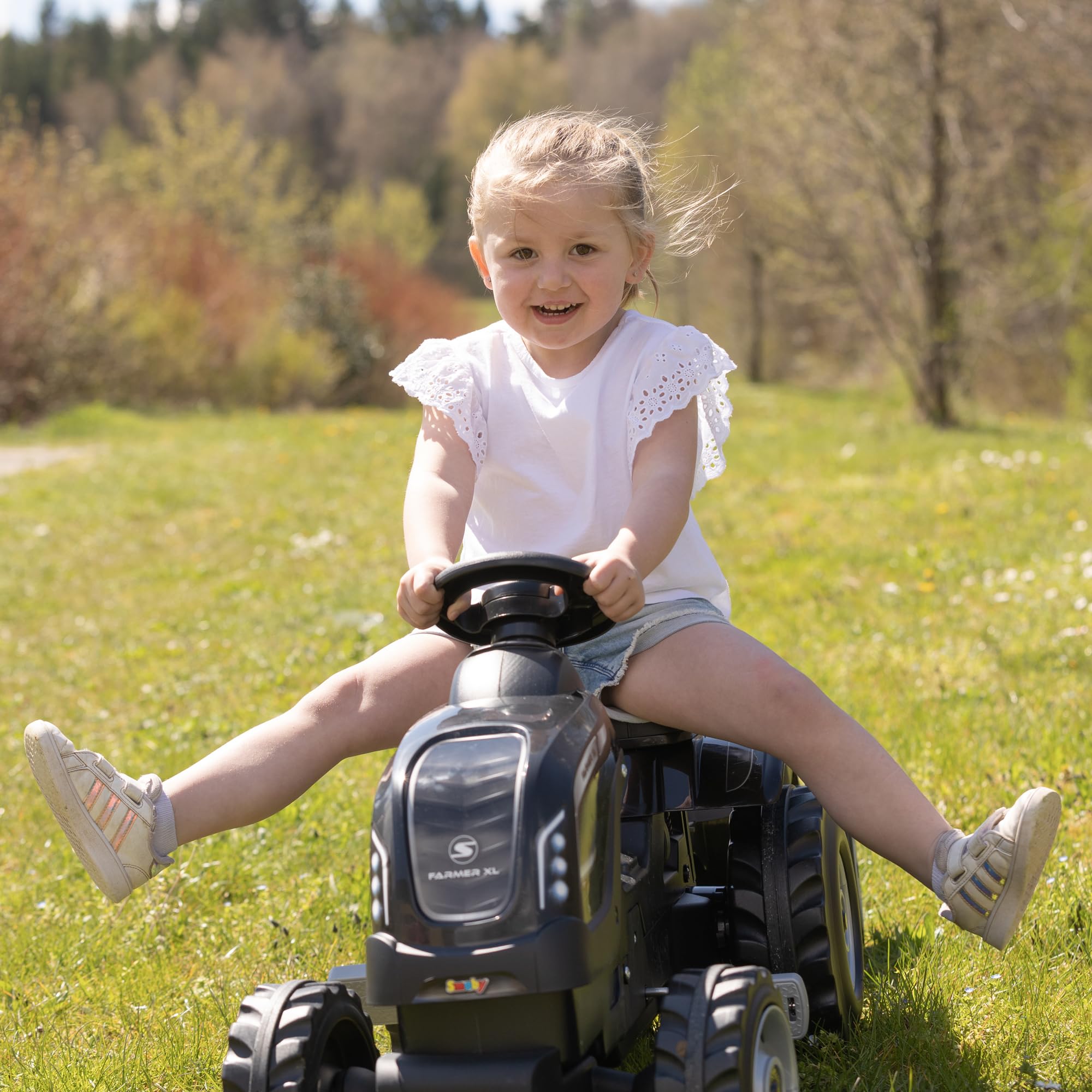 Smoby - Farmer XL Czarny Traktor + Przyczepa - Traktor na pedały dla dzieci - Regulowane Siedzenie - Kierownica z Klaksonem - Otwierana Maska - Od 3 Lat - Wyprodukowano We Francji