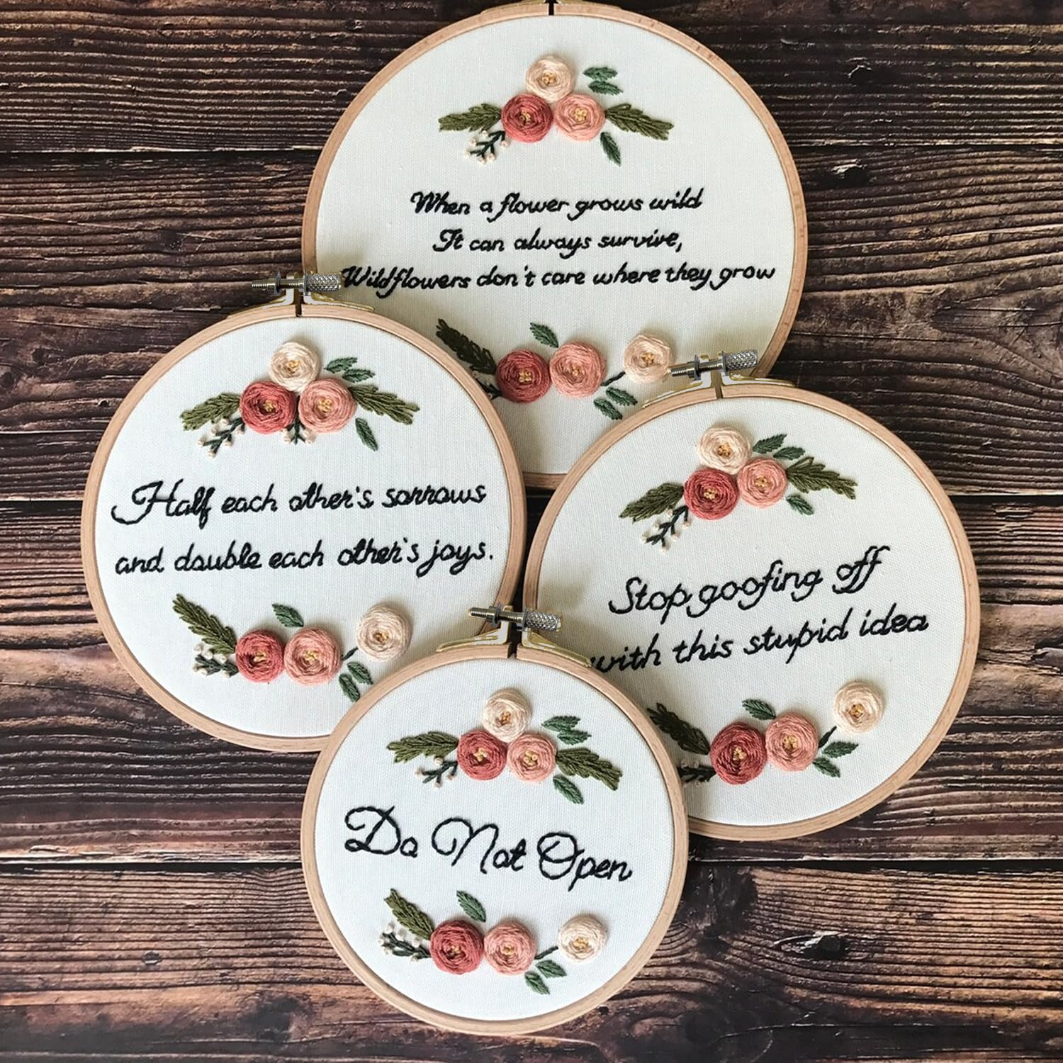 4Pcs 4 Sizes Round Bamboo Embroidery Hoop Set Circle Cross Stitch Hoops with Gold Eye Needles for Craft Sewing