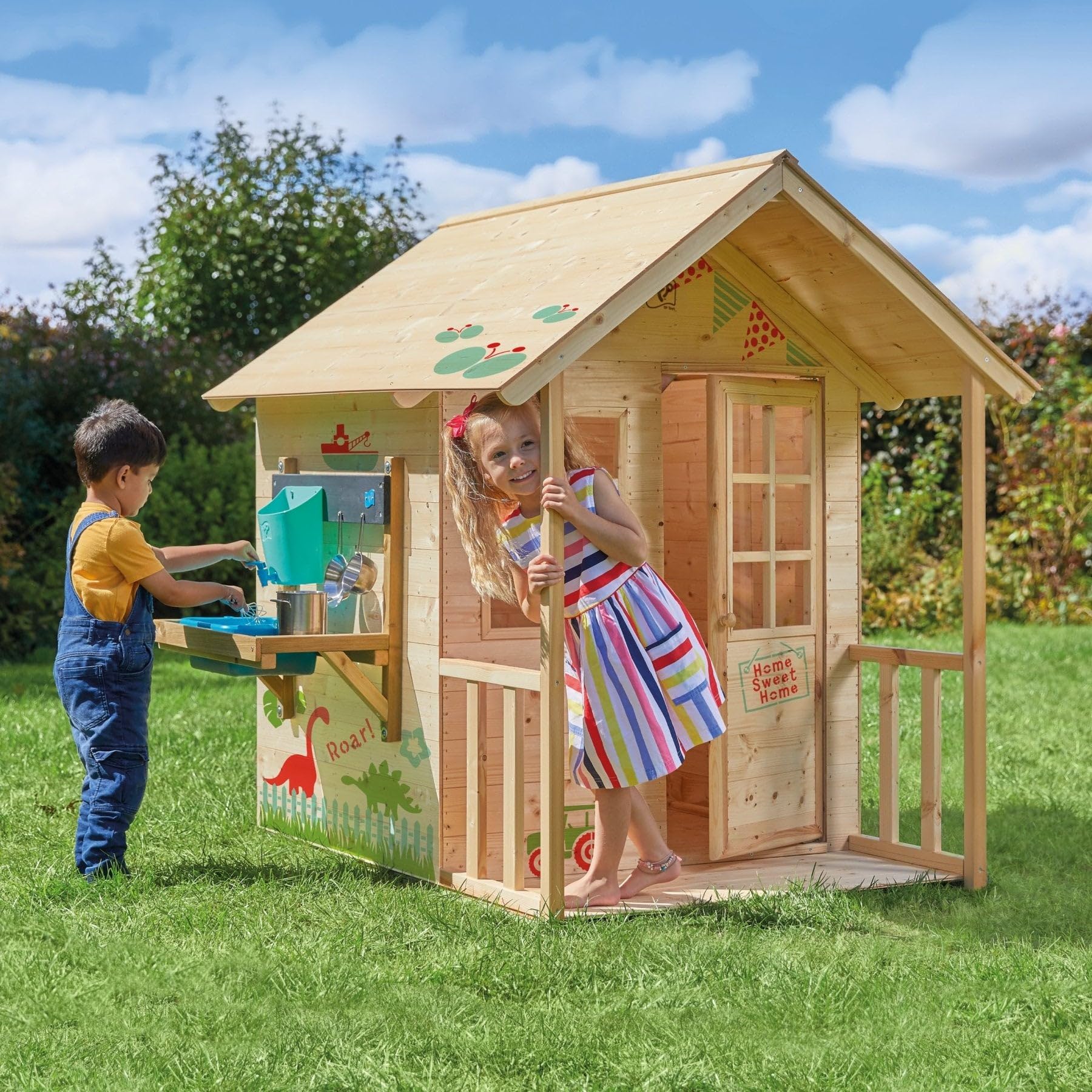 TP Toys Maisonnette Chalet Prairie en Bois avec Cuisine Extérieure et Ustensiles – Cabane Enfant avec Auvent, Plancher, Fenêtre Plexi et Pochoirs – 3 Ans+
