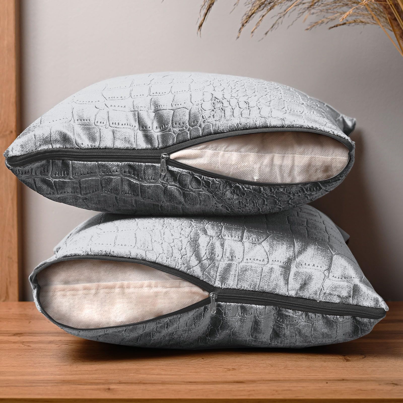MG Design Set da 2 federe decorative 45 x 45 cm Argento – con cerniera, superficie effetto coccodrillo, morbide e facili da pulire