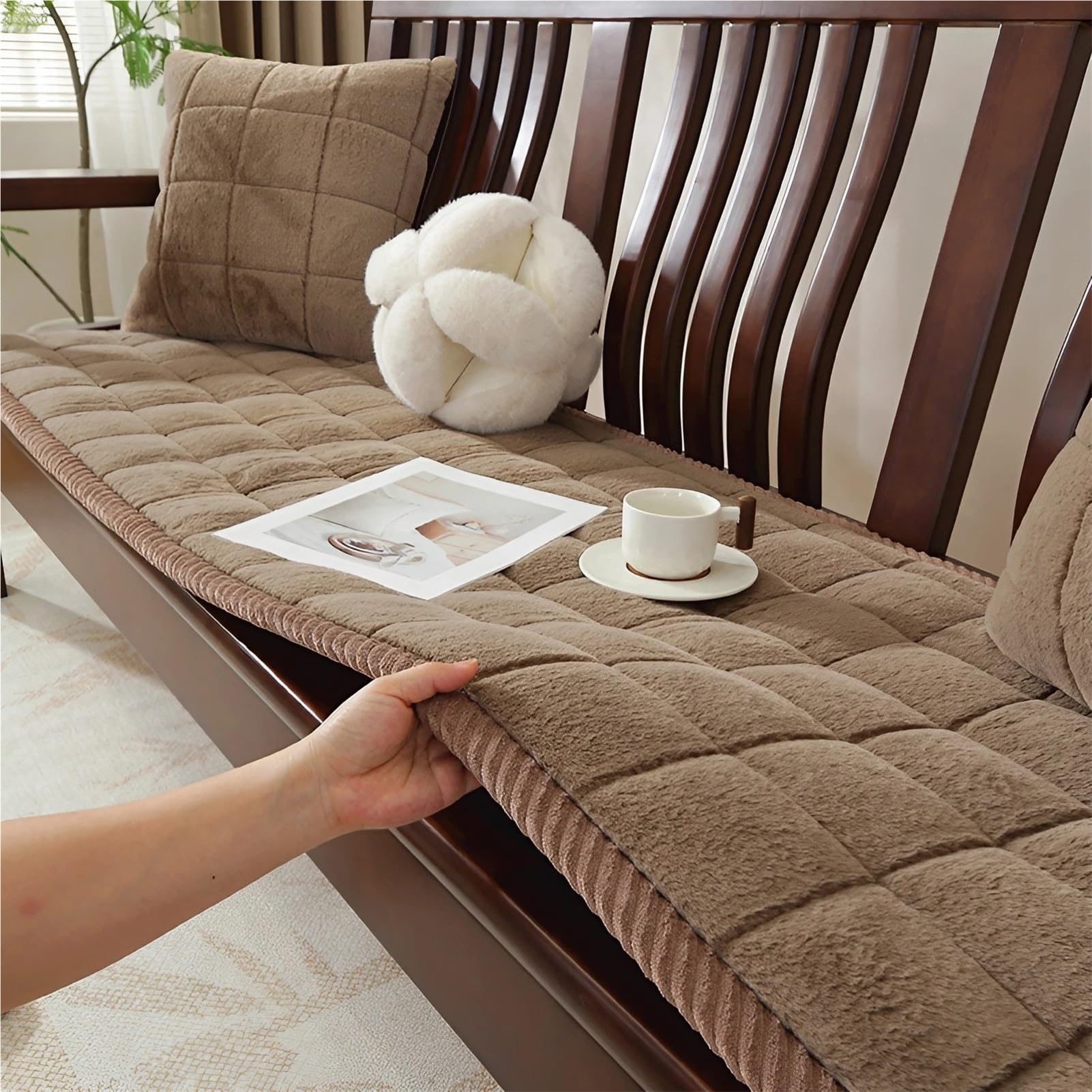 Housse de protection canapé douce pour un salon cosy en hiver
