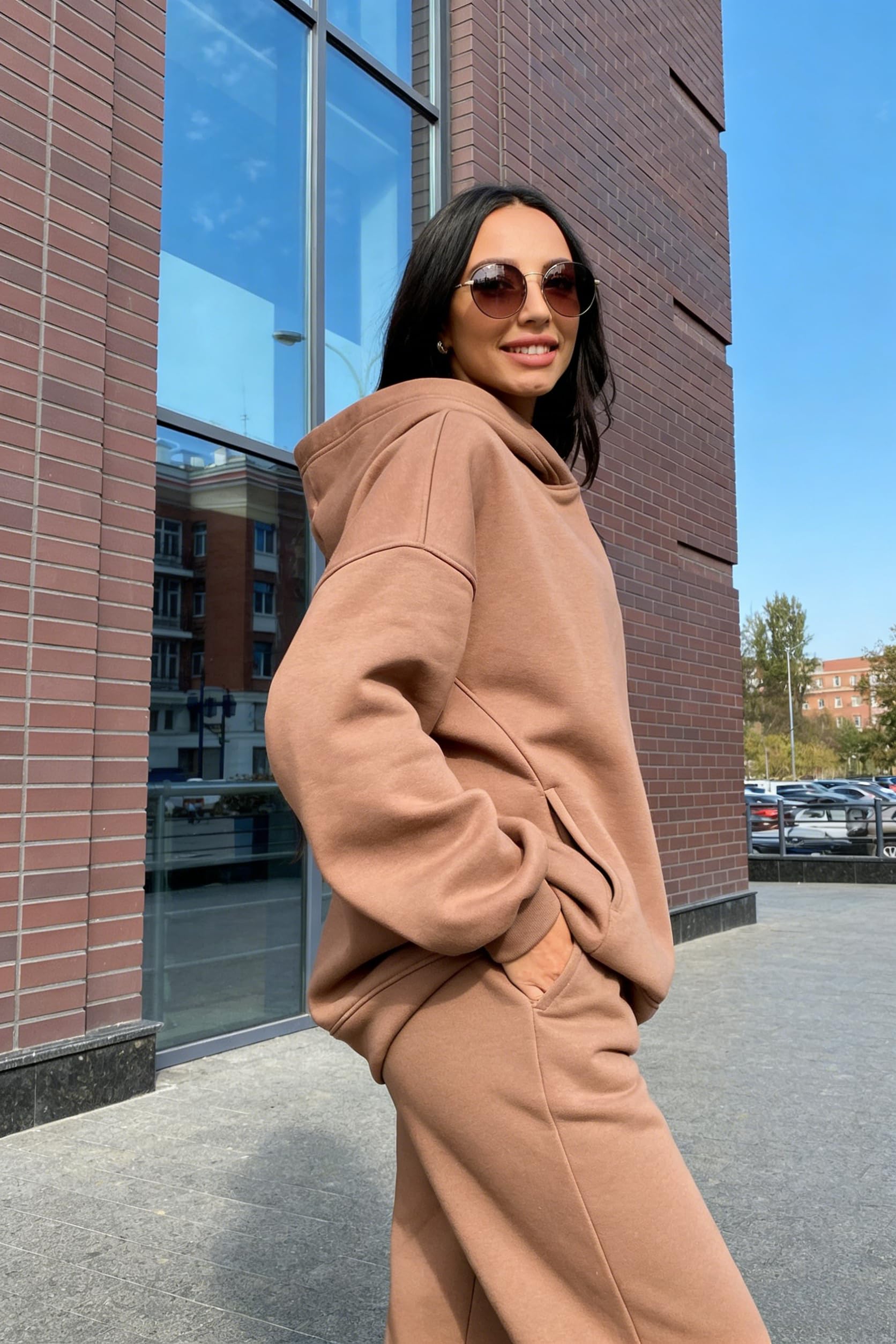 Conjunto de sudadera con capucha y pantalón deportivo de gran tamaño para mujer, ropa de descanso de forro polar de dos piezas para descansar y correr — view 2